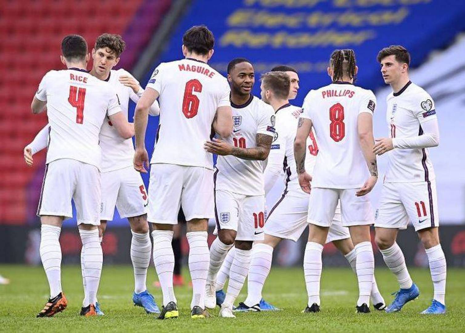ساوثجيت يجري تعديلات اضطرارية على قائمة منتخب إنجلترا في تصفيات كأس العالم 