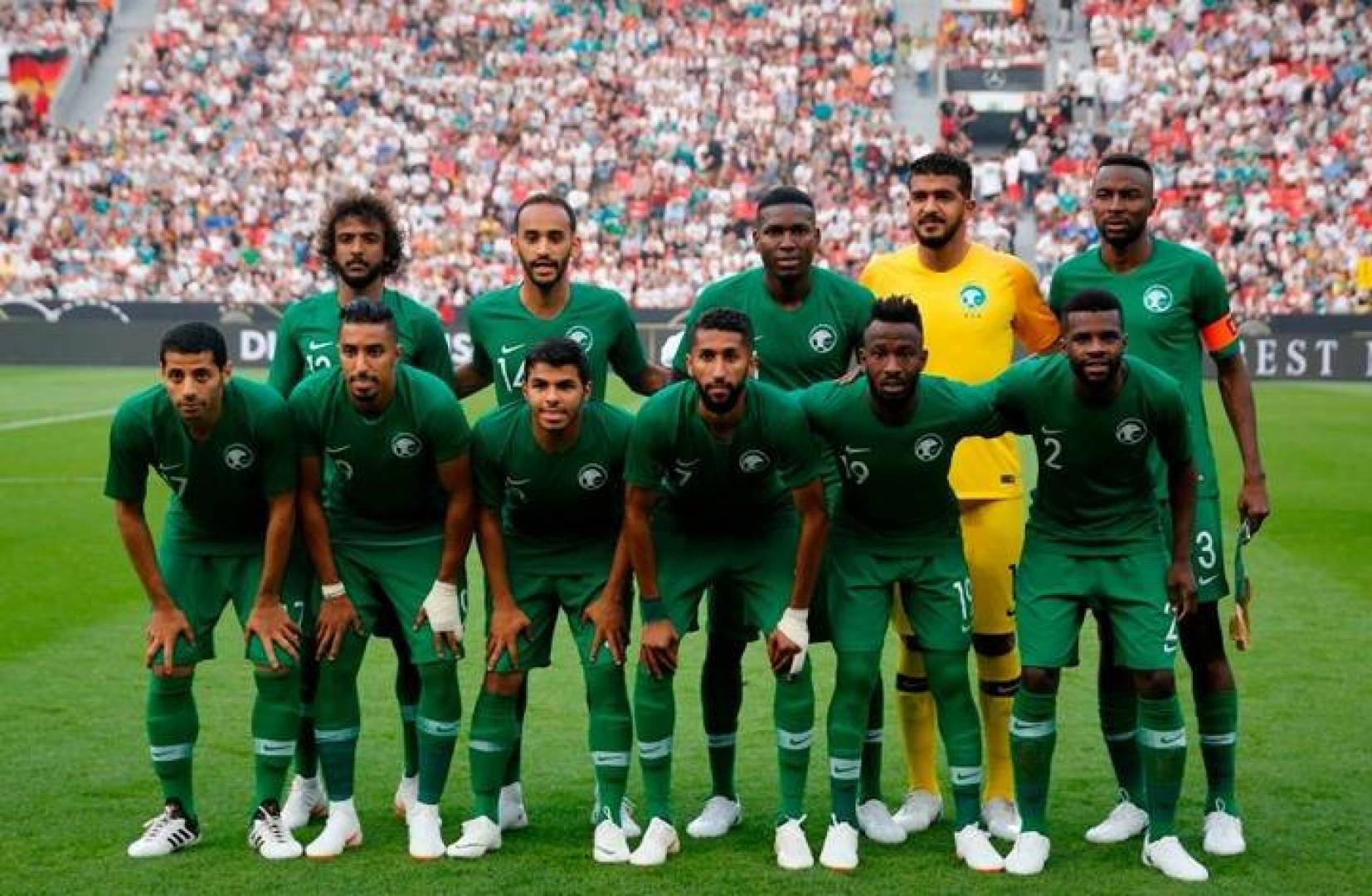 وزارة الرياضة السعودية تسمح استثنائيا بحضور جماهيري كامل في مبارتي منتخب السعودية بتصفيات كأس العالم 