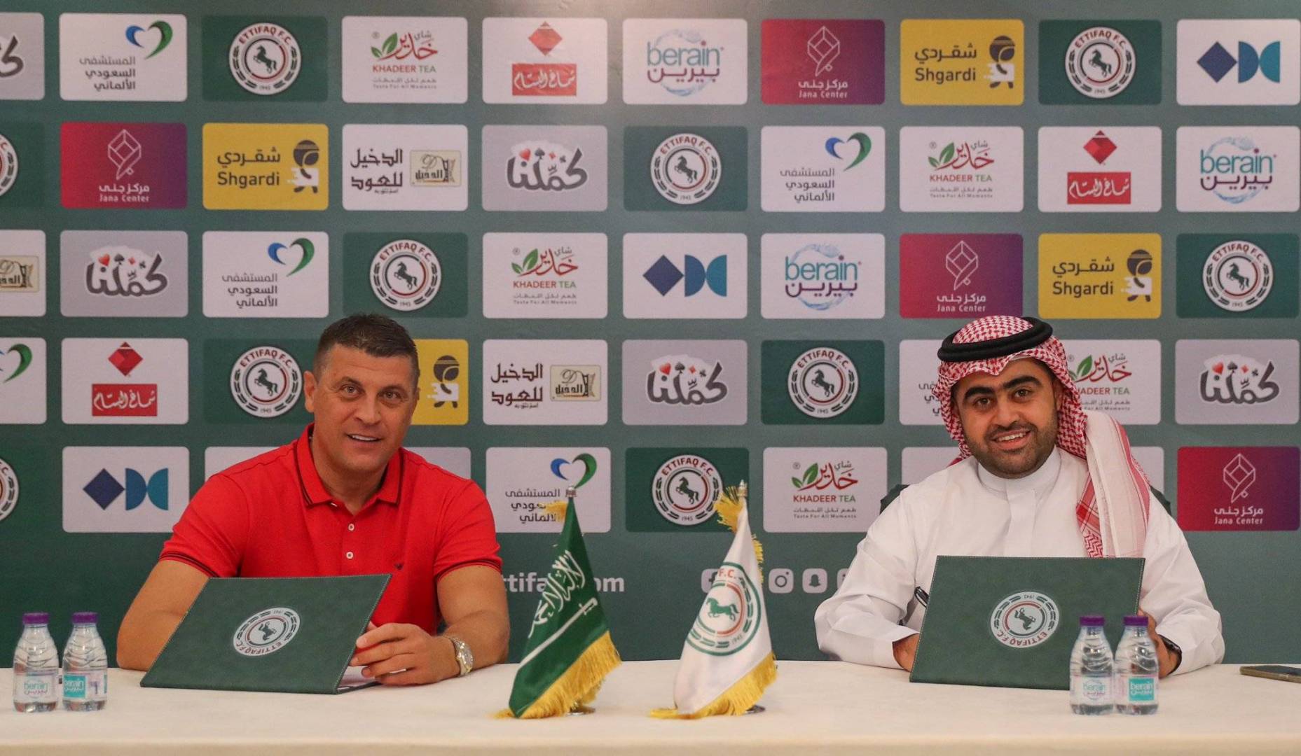 رسميا نادي الاتفاق السعودي يتعاقد مع المدرب الصربي فلادان ميلويفيتش 