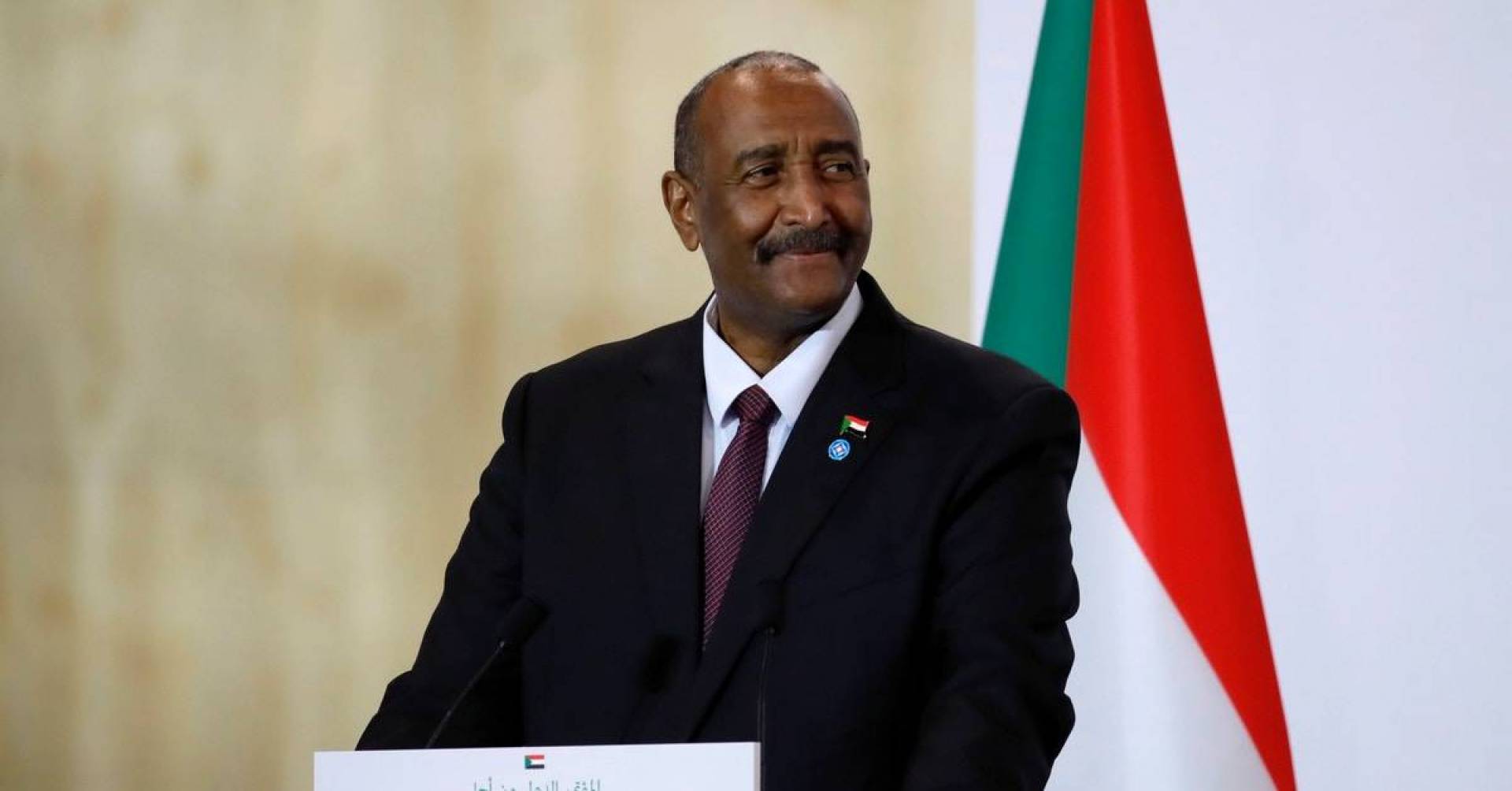قائد الجيش السوداني: الأحداث في البلاد ليست انقلاباً عسكرياً بل تصحيحاً للمسار