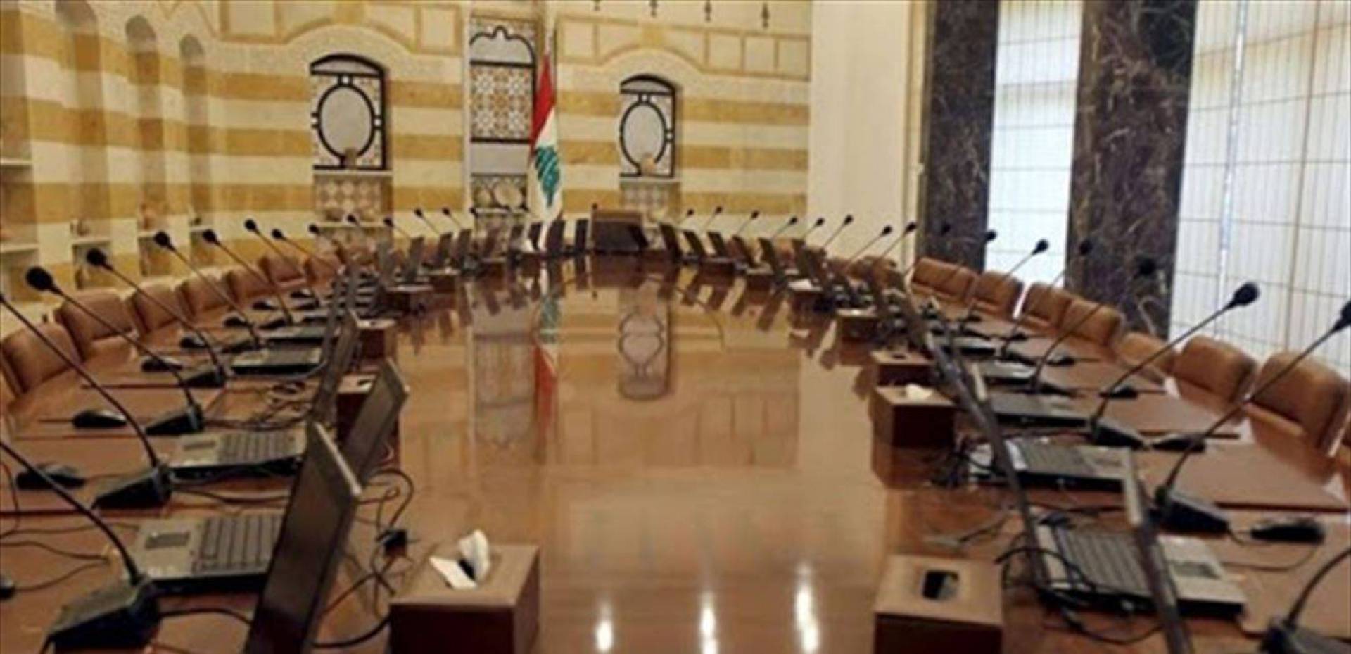 الأزمة اللبنانية تراوح في المكان.. اجتماع الحكومة معلق ولا أمل في الوساطات