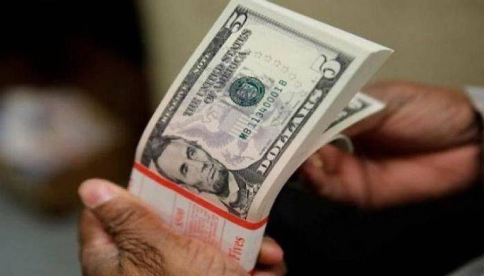 تراجع سعر الدولار في السودان .. بالتزامن مع نشرة أسعار العملات في البنك المركزي