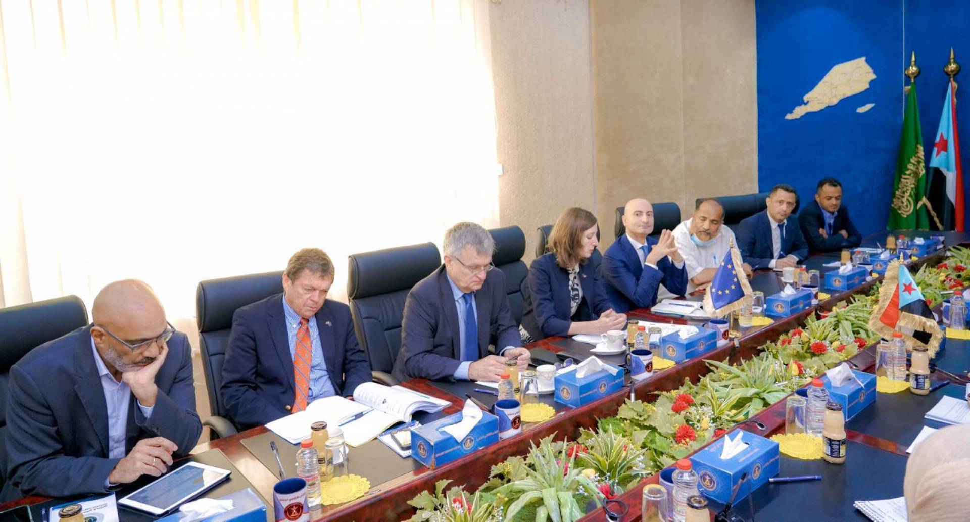 رئيس المجلس الانتقالي اليمني اجتمع بسفراء الاتحاد الأوروبي في اليمن