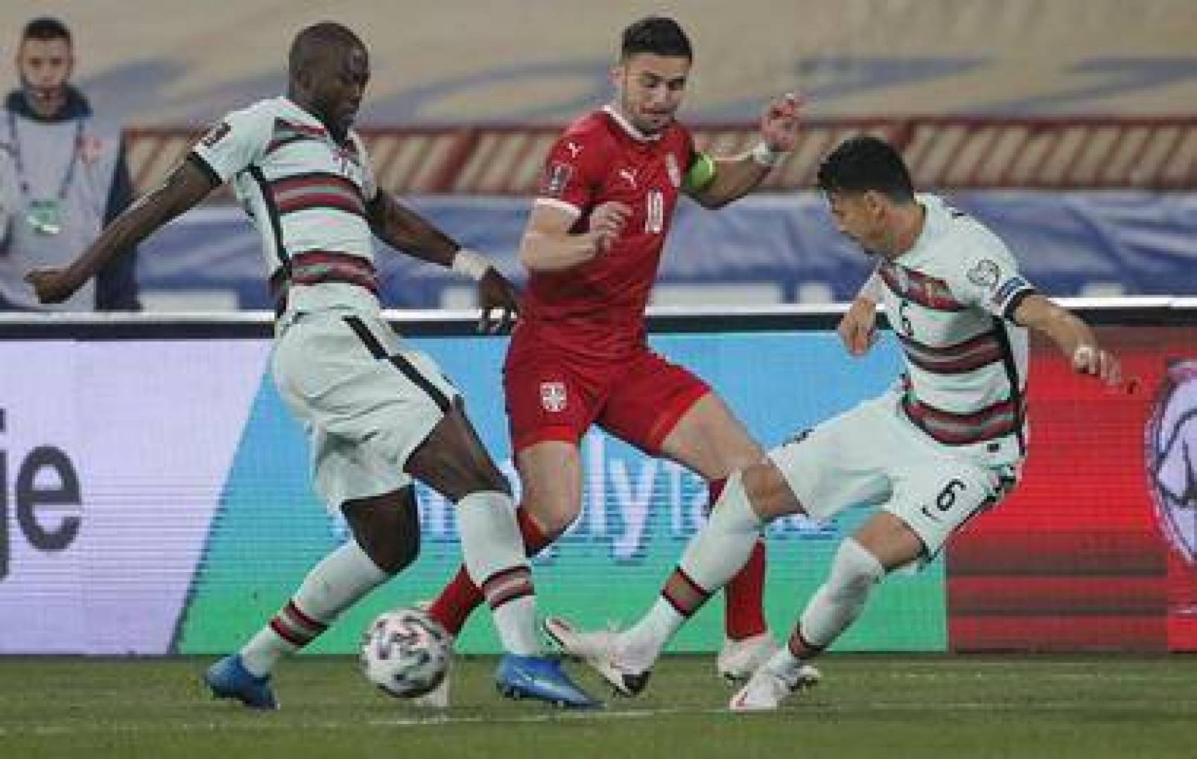 القنوات الناقلة لمباراة البرتغال ضد صربيا في تصفيات كأس العالم اليوم 