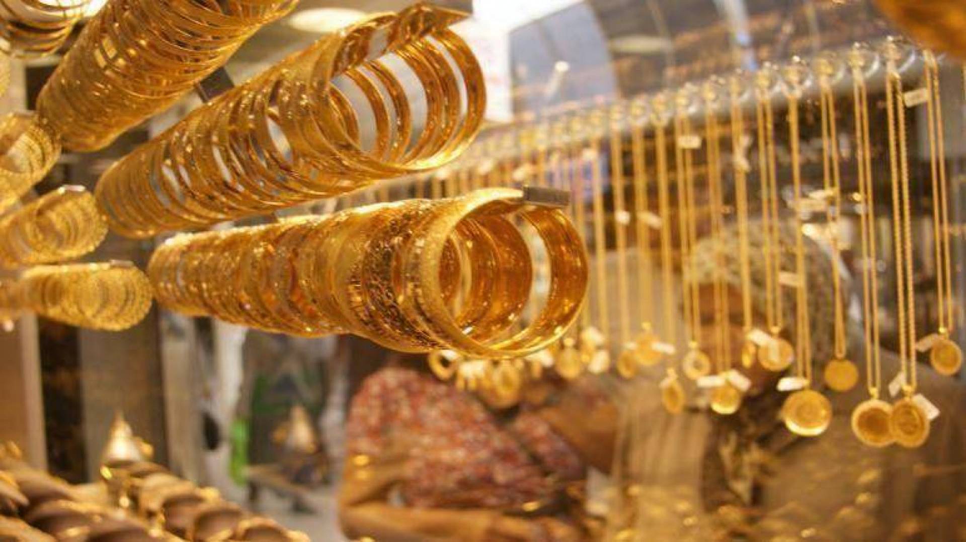 ارتفاع سعر الذهب في لبنان .. مقابل قيمة الليرة اللبنانية في بداية الأسبوع