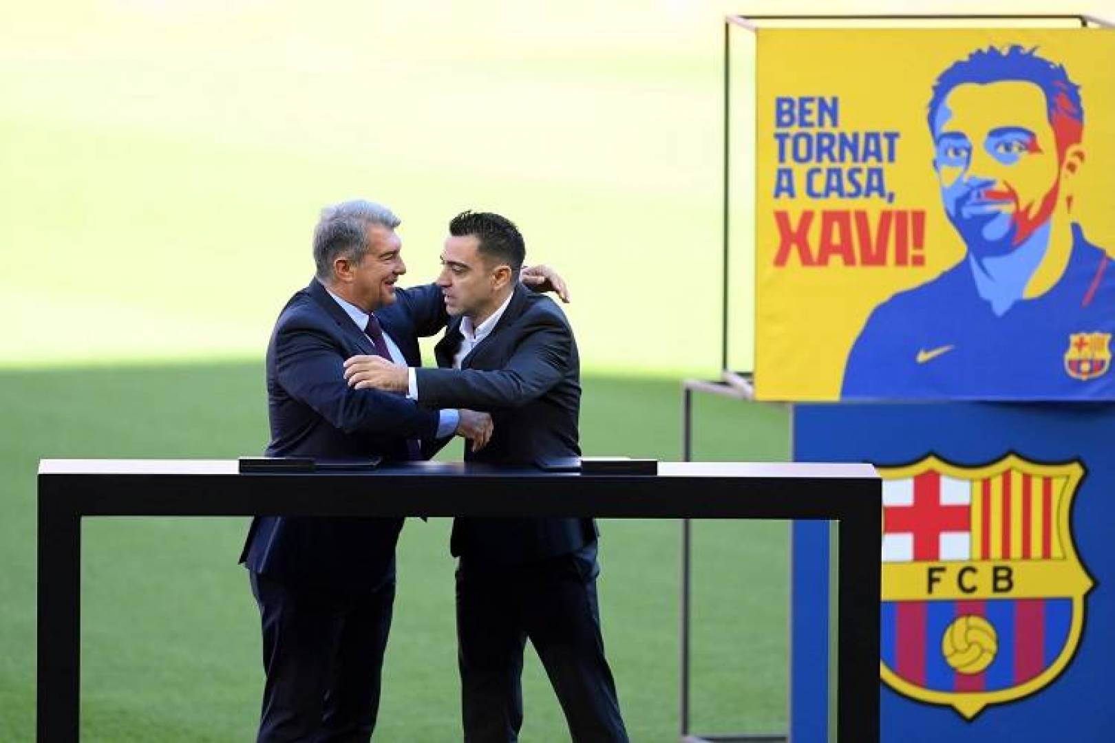 المغربي حكيم زياش في مقدمة قائمة اللاعبين المطلوب التعاقد معهم في برشلونة