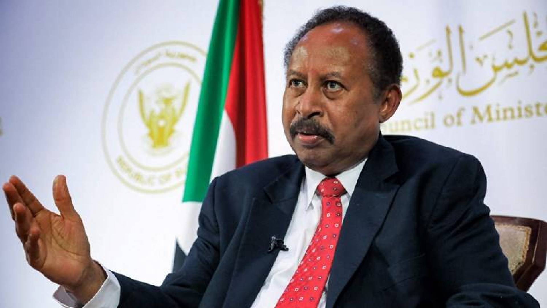 حمدوك يقرر استبدال القائمين بأعمال حكام الولايات الذين عينهم البرهان بعد الانقلاب في السودان