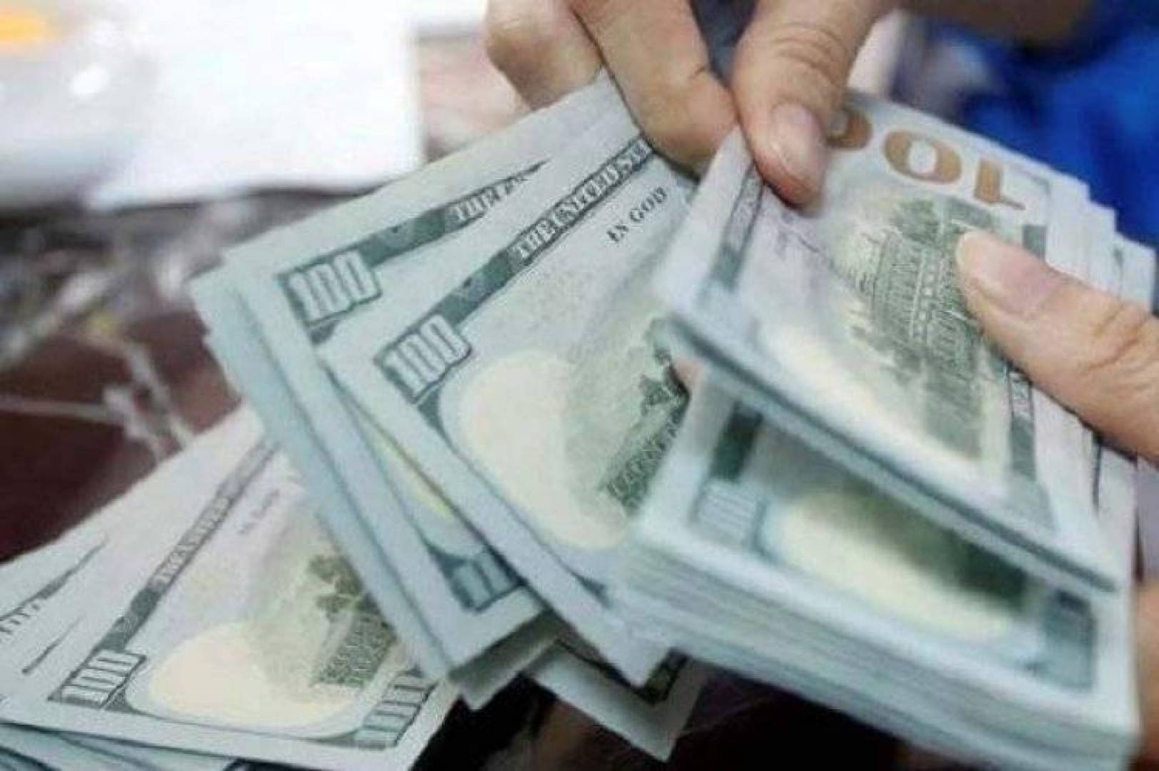 ارتفاع سعر الدولار في لبنان .. مقابل غياب حكومي وانهيار اقتصادي