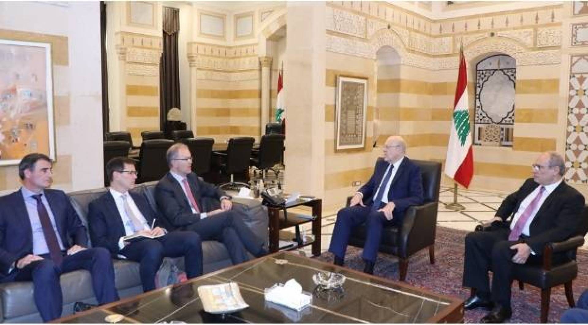 وفد صندوق النقد الدولي يؤكد من السراي استعداده لمساعدة لبنان على التوصل لاتفاق يخرجه من أزمته