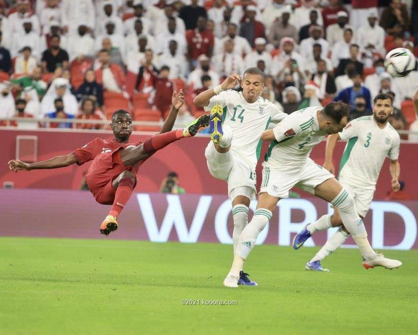 منتخب الجزائر يتأهل لنهائي كأس العرب ويحطم رقم إيطاليا القياسي في سلسلة اللاهزيمة .. فيديو