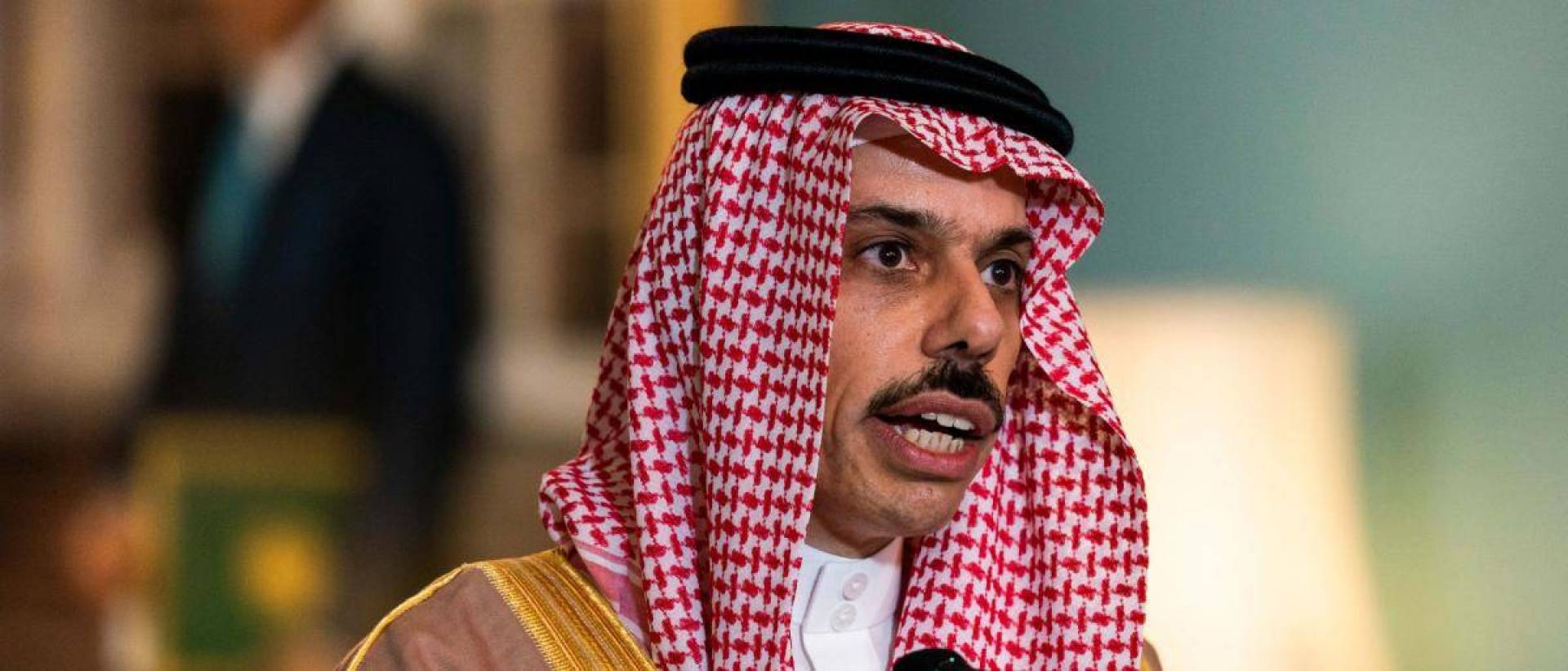 وزير الخارجية السعودي يحذر من تبعات انهيار الوضع في أفغانستان ويحمل المجتمع الدولي مسؤولية استقراره