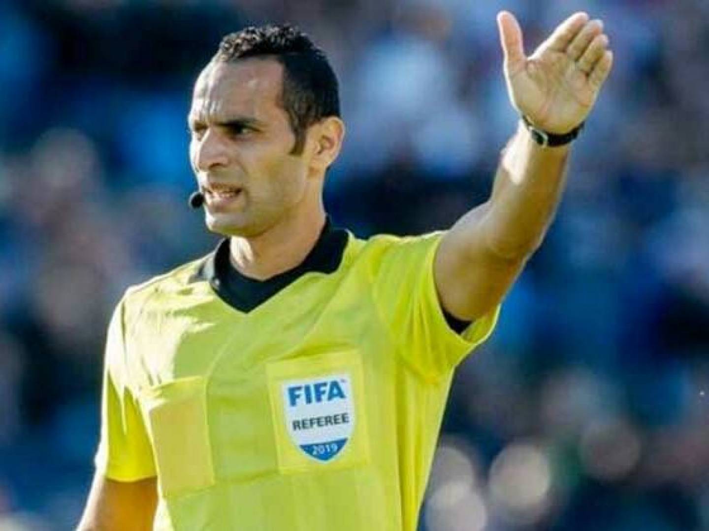 الكاف يعين الحكم الجزائري مصطفى غربال لقيادة المباراة الافتتاحية في كأس أمم إفريقيا بين الكاميرون وبوركينا فاسو 