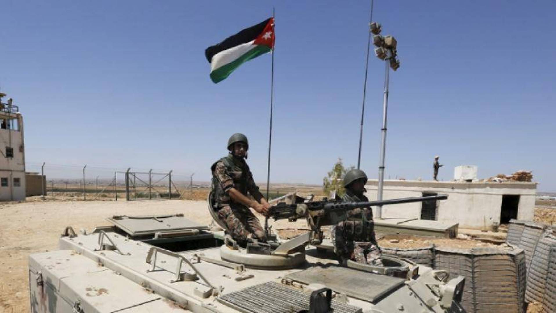 الجيش الأردني يعلن مقتل ضابط وإصابة ثلاثة عسكريين باشتباك مسلح مع مهربين على الحدود مع سورية