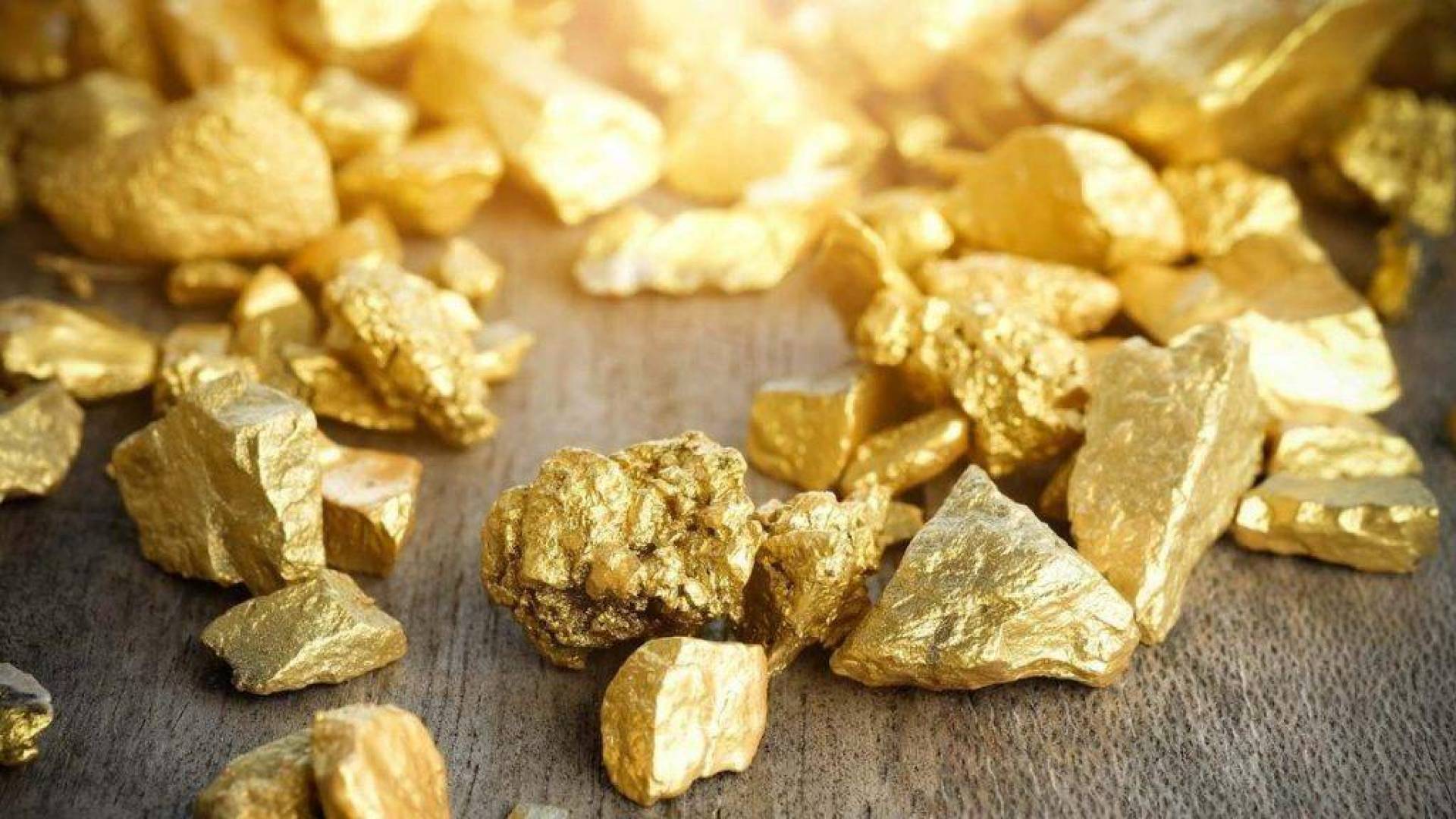 سعر الذهب في اليمن يتراجع بالتزامن مع تراجع حركة البيع والشراء