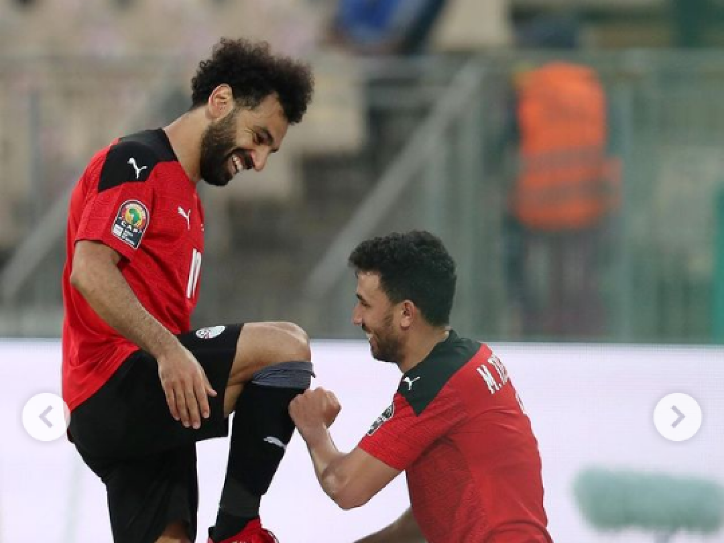 النجم المصري محمد صلاح يواصل احتفاله بالفوز على المغرب والتأهل لنصف نهائي كأس الأمم الأفريقية .. صور