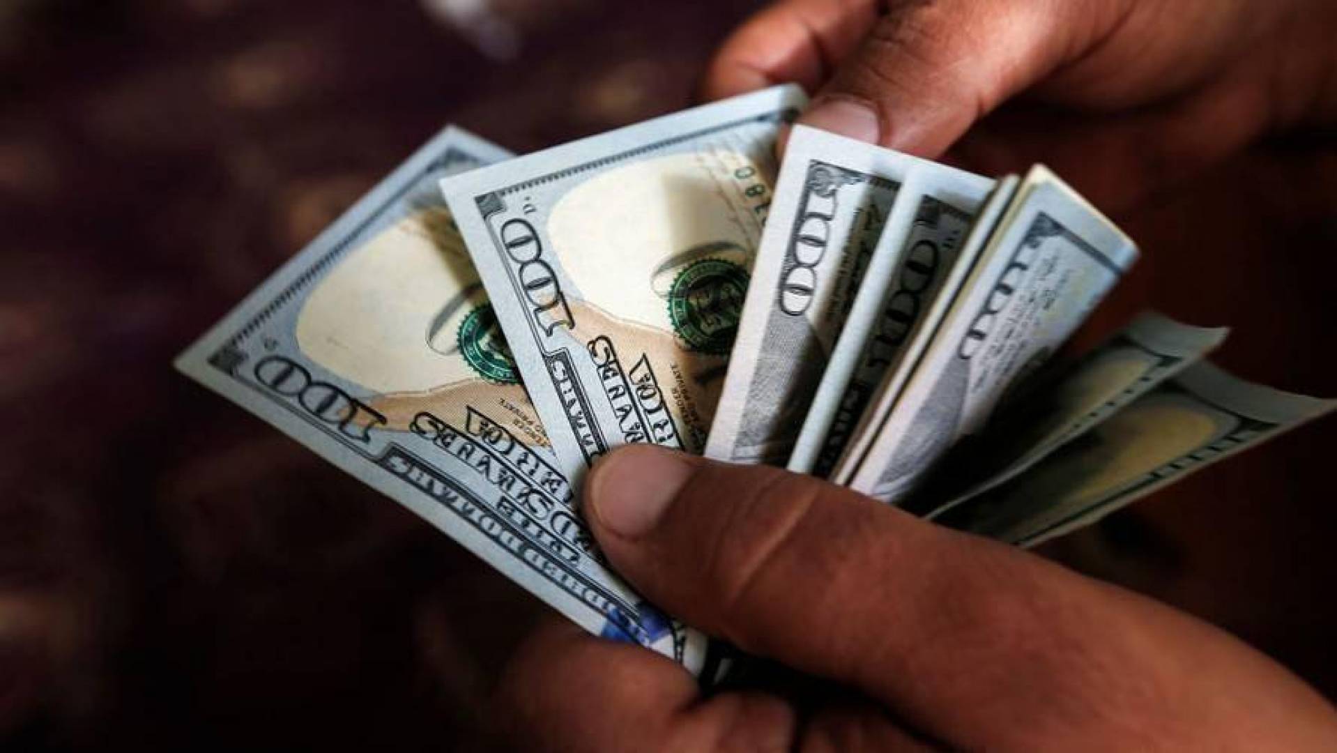 انخفاض سعر الدولار في لبنان .. تراجع طفيف مقابل الليرة اللبنانية