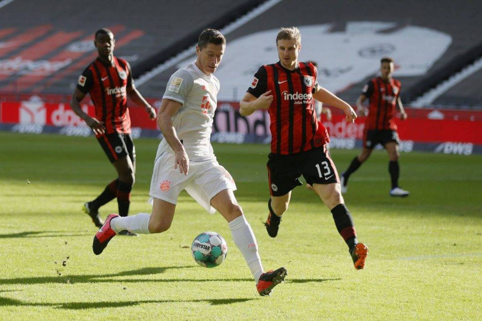 توقيت مباراة بايرن ميونخ ضد فرانكفورت في الدوري الألماني الممتاز والقنوات الناقلة للمباراة اليوم
