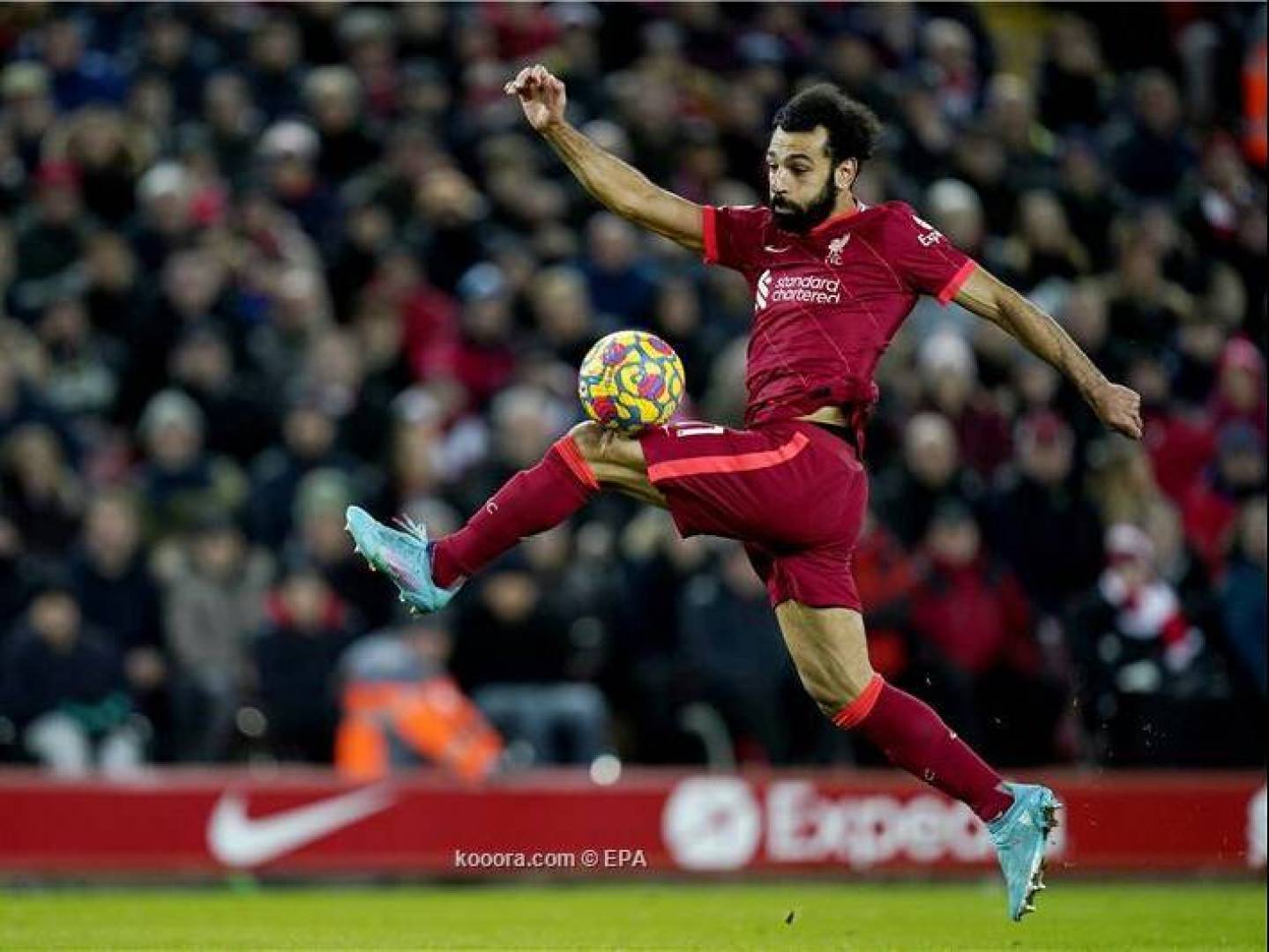 النجم المصري محمد صلاح يحقق رقم قياسي جديد ويقود ليفربول لاكتساح ليدز 