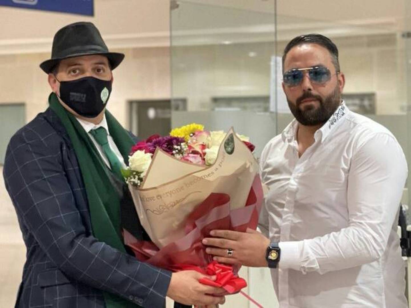 الرجاء المغربي يشكر وفاق سطيف الجزائري بعد استقبالهم بالورود في دوري أبطال أفريقيا 