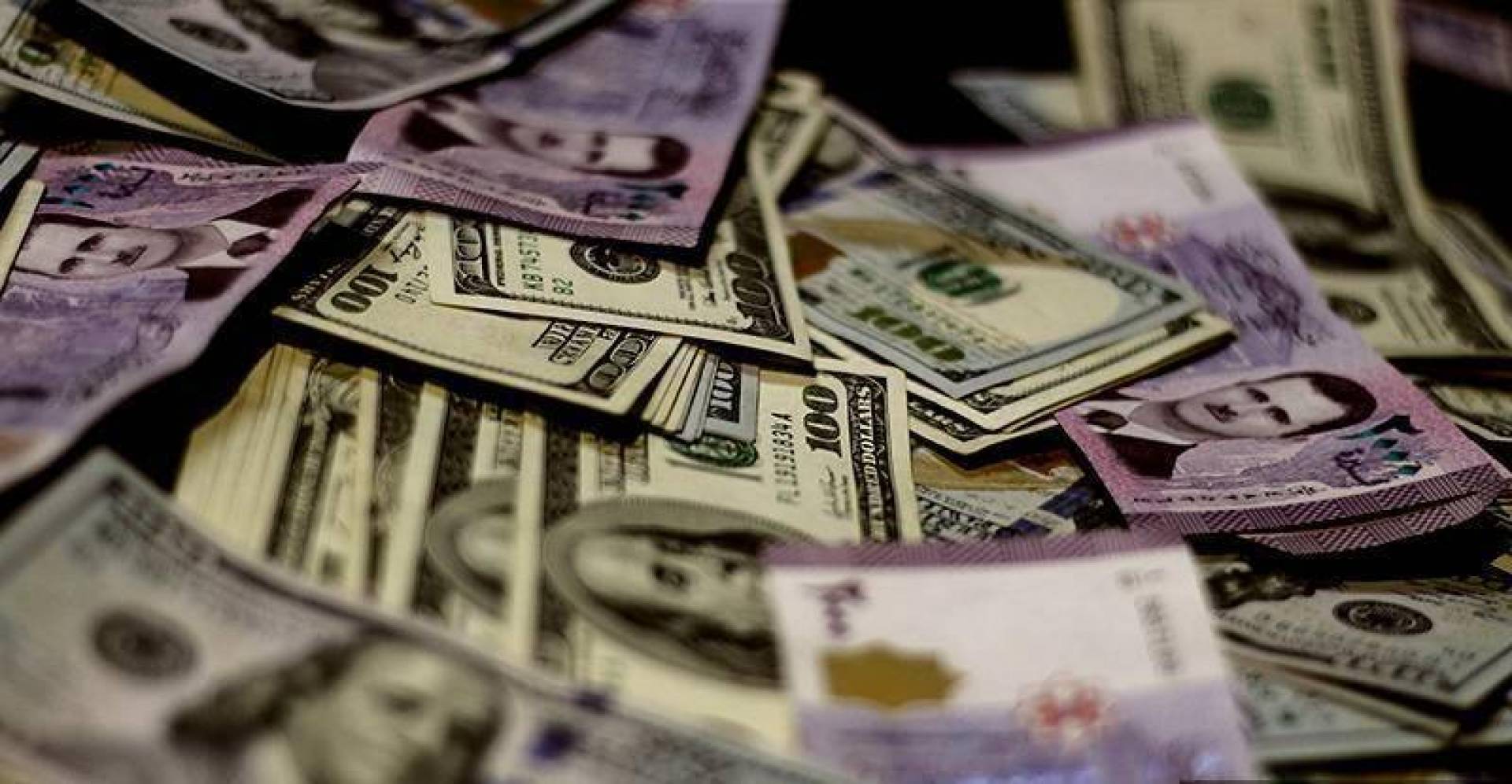 ارتفاع سعر الدولار في سوريا بالتوازي مع تصاعد أسعار العملات في السوق السوداء