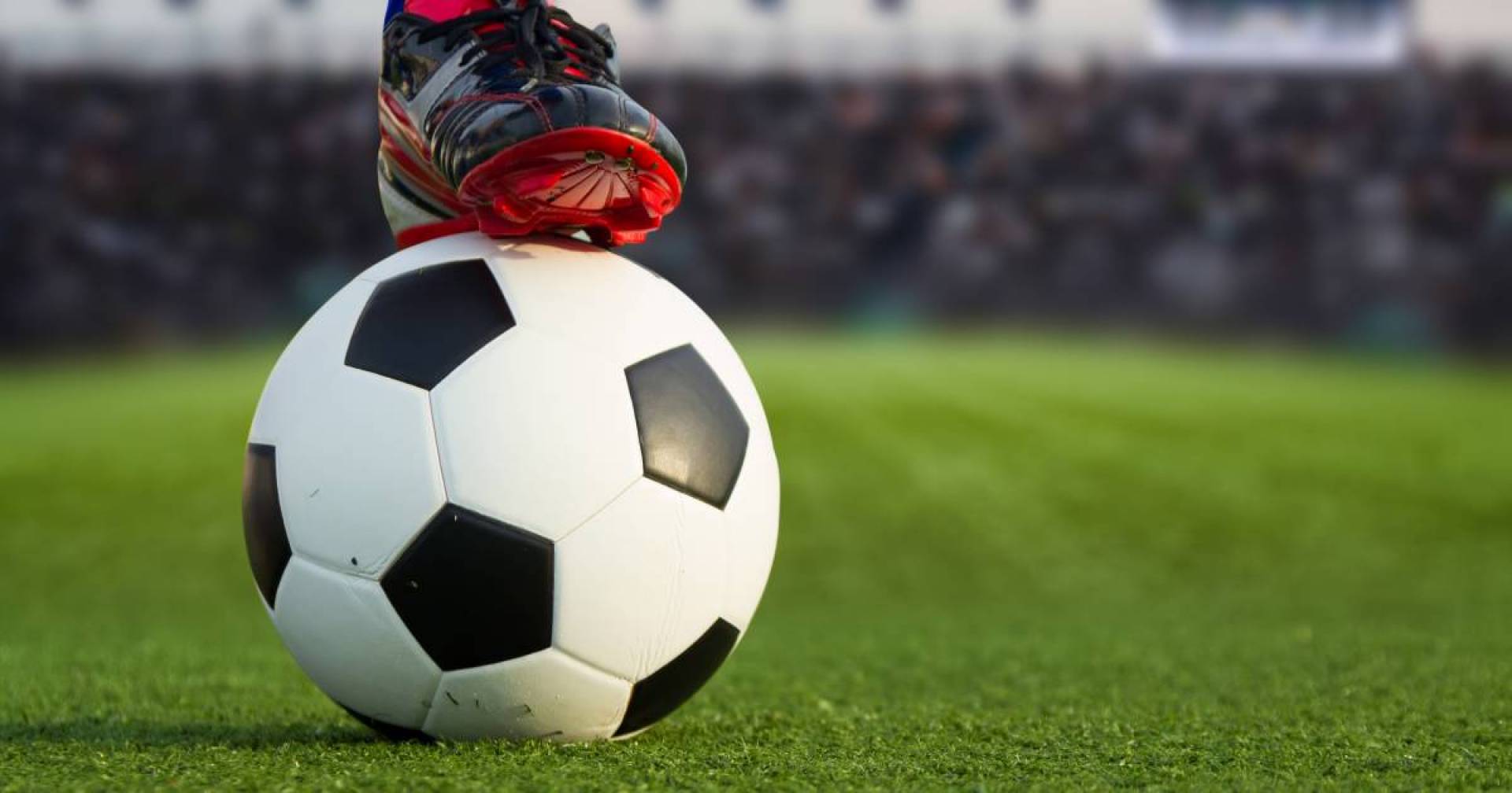 القنوات الناقلة لمباريات اليوم في الملاعب الأوروبية والعربية وموعد المباريات 