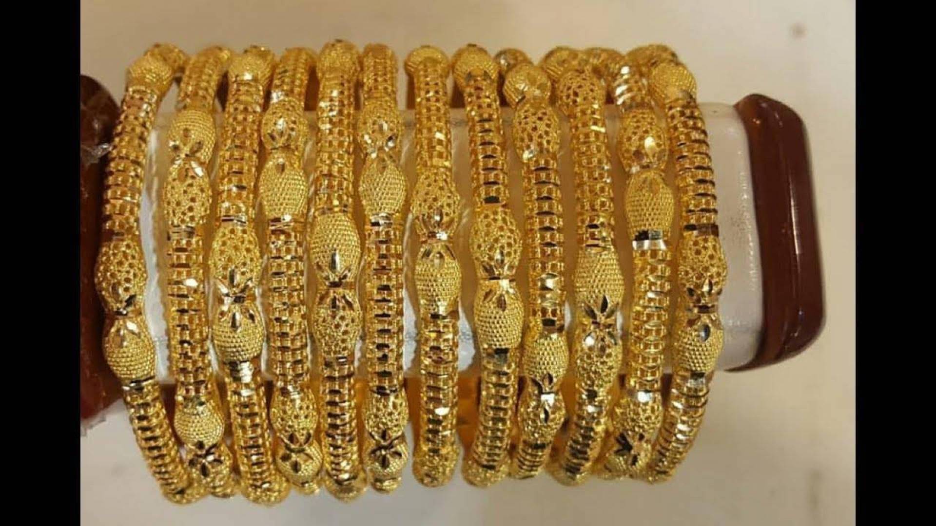 سعر الذهب في البحرين .. ينخفض بشكل موازي أمام الدولار