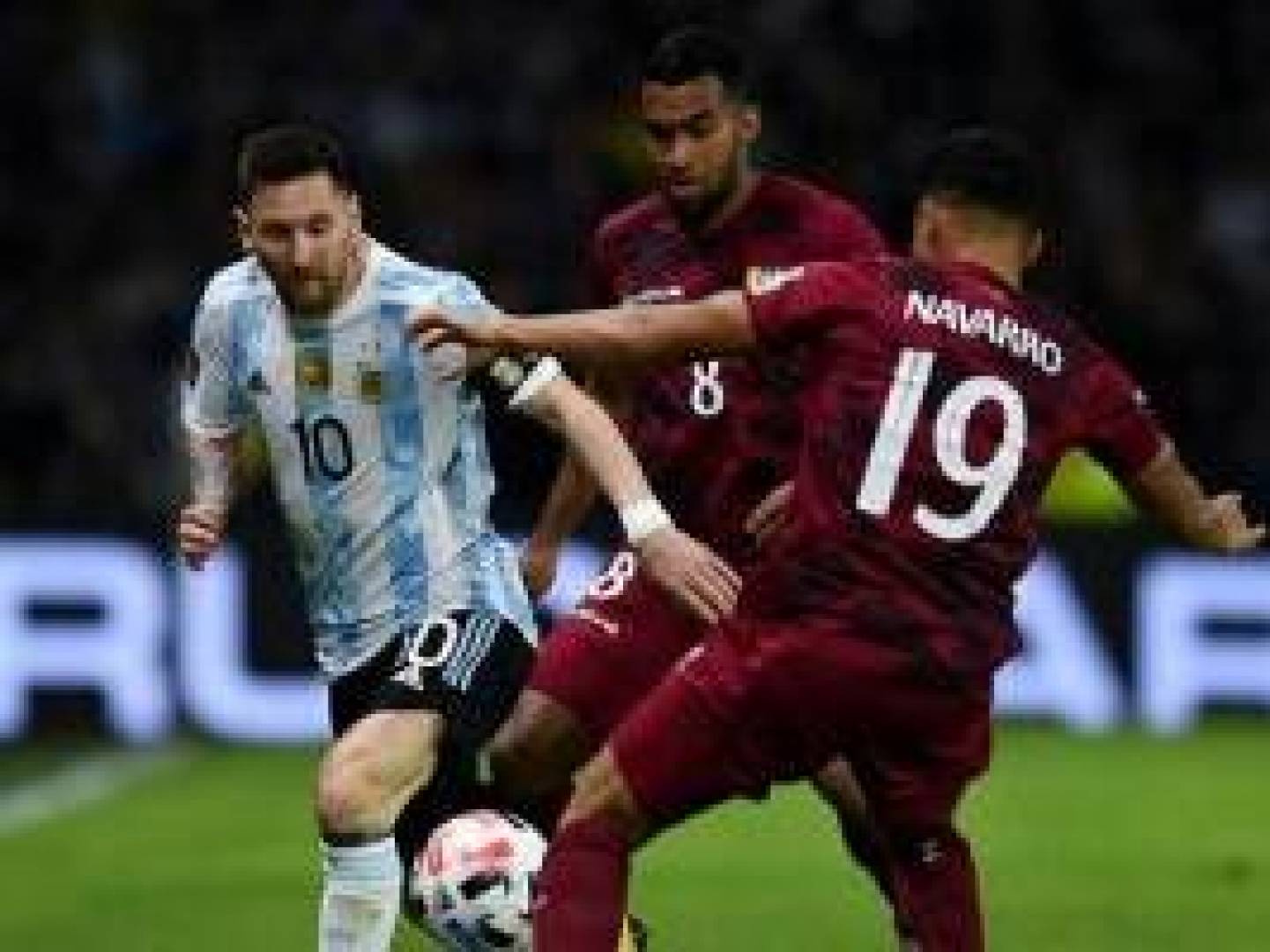 بالفيديو الأرجنتين تقسو على فنزويلا بثلاثية نظيفة في تصفيات كأس العالم 