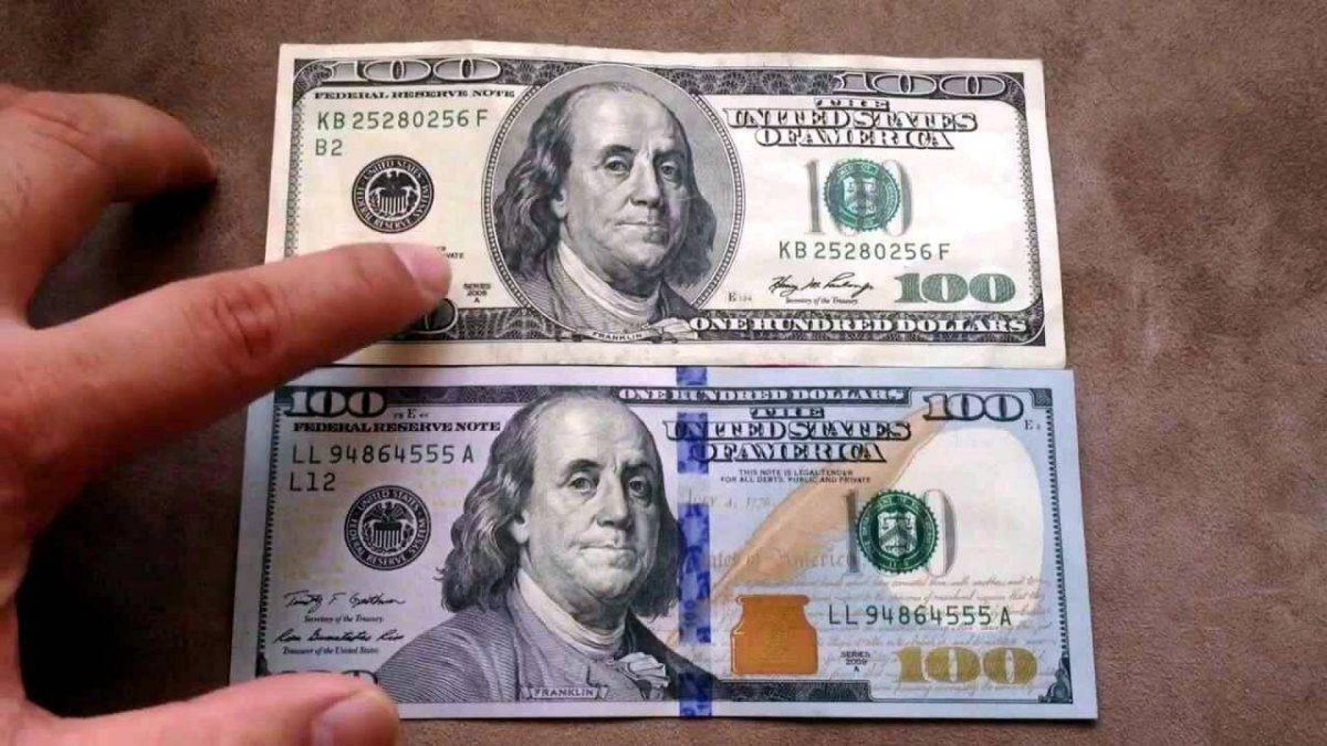 تباين سعر الدولار في لبنان .. بالتزامن مع انخفاض كبير تسجله أسعار المحروقات