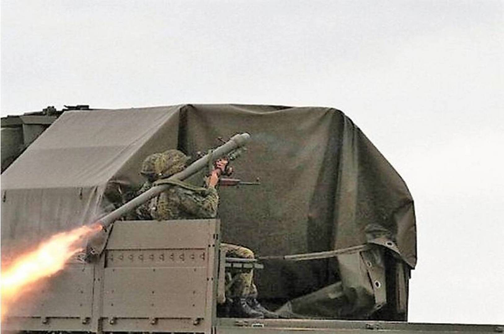 ألمانيا تسلم أنظمة الدفاع الجوي الصاروخية من طراز ستريلا-2M والمدافع الرشاشة MG3 إلى أوكرانيا
