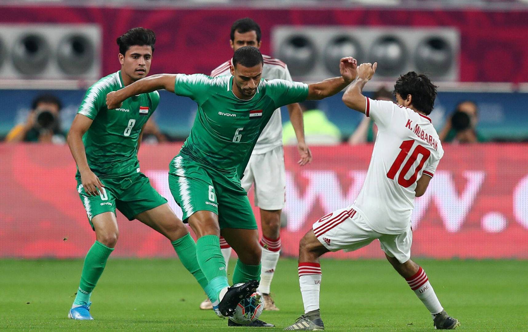 الفيفا ينقل مباراة العراق ضد الإمارات في تصفيات كأس العالم من بغداد إلى عمان