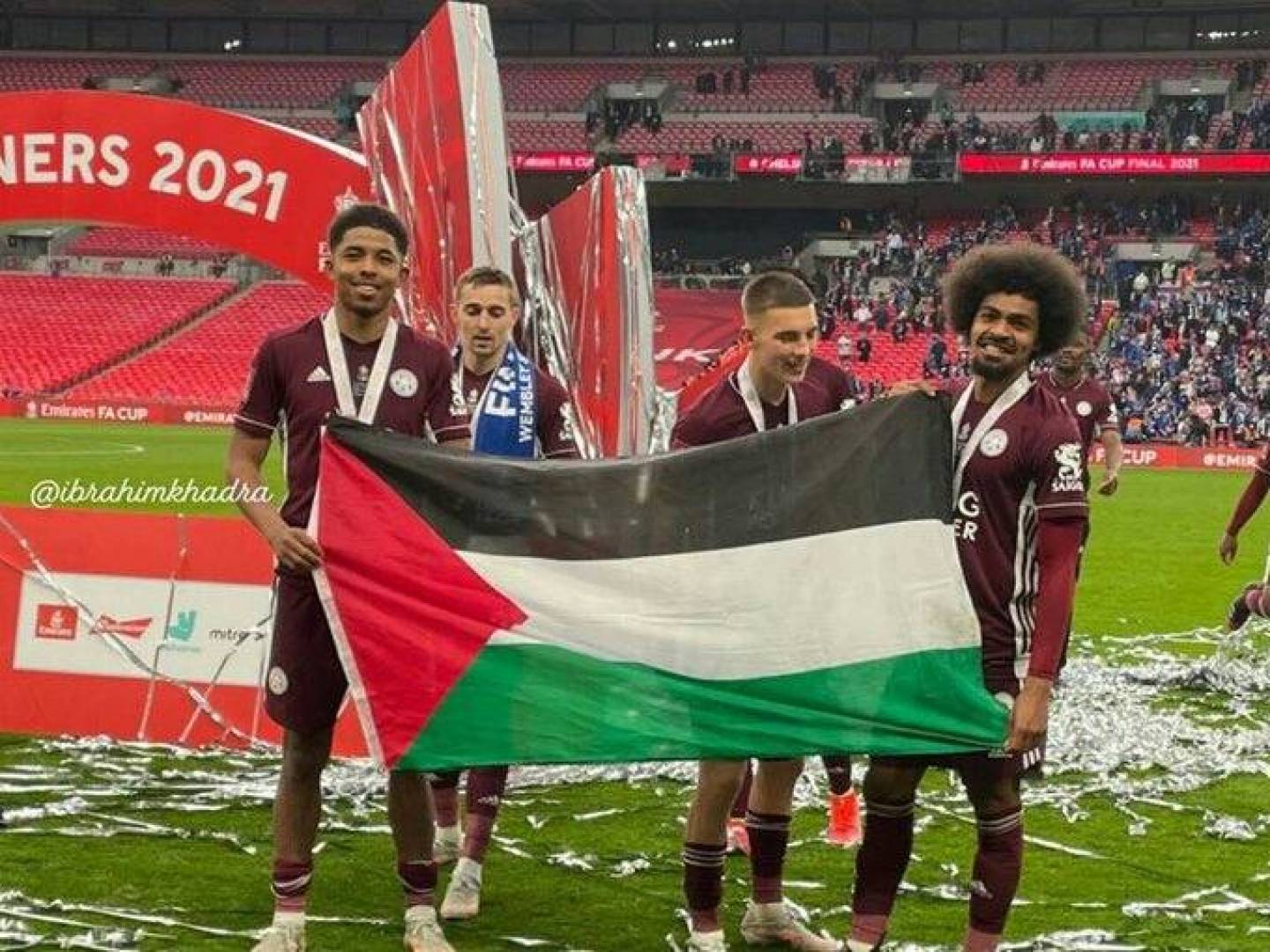 المدافع الفرنسي ويسلي فوفانا يسخر من المهاجم الإسرائيلي عيران زهافي .. اعرف التفاصيل 