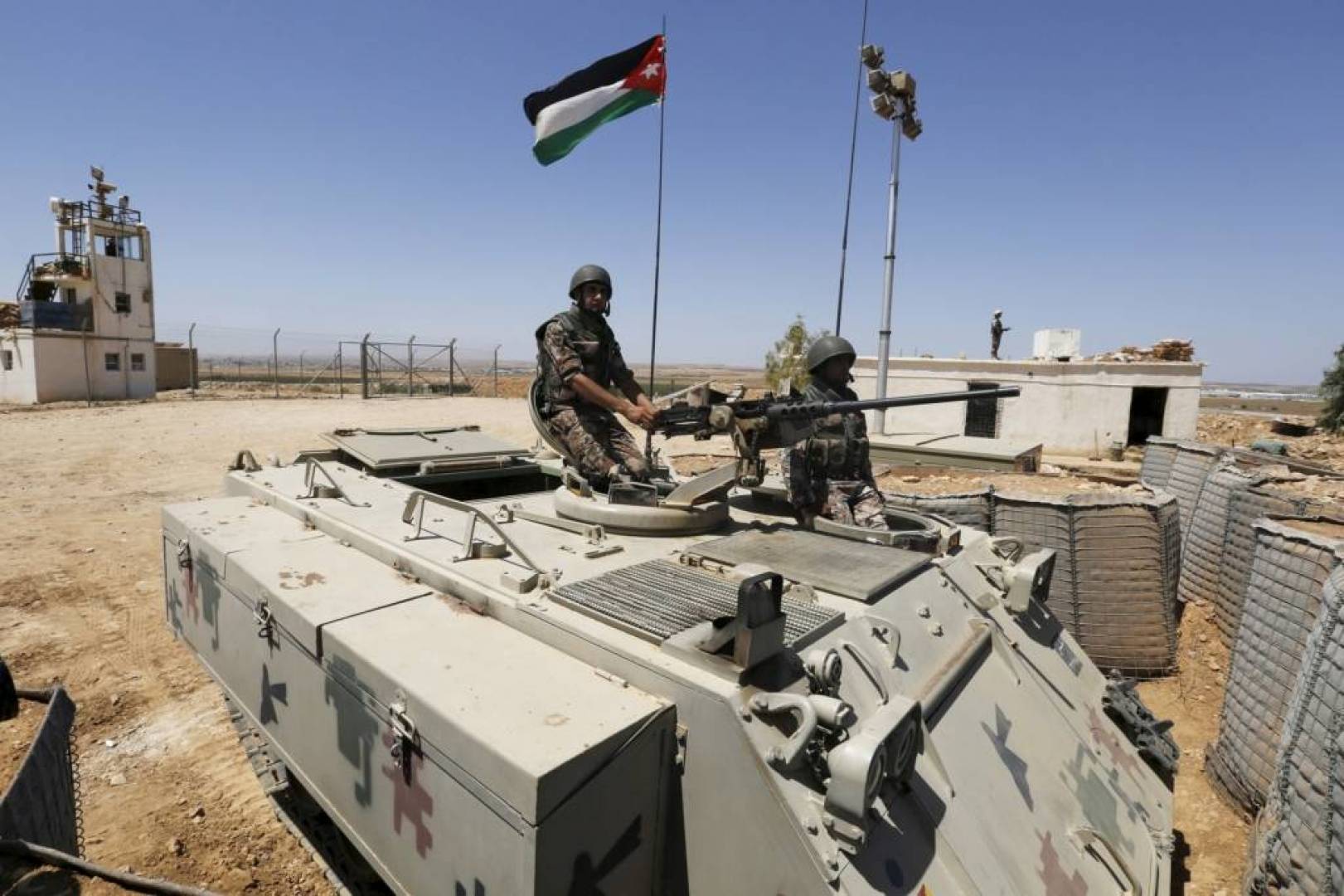 الجيش الأردني يعلن إحباط محاولة تهريب كمية من الأسلحة والذخائر على الحدود الشمالية