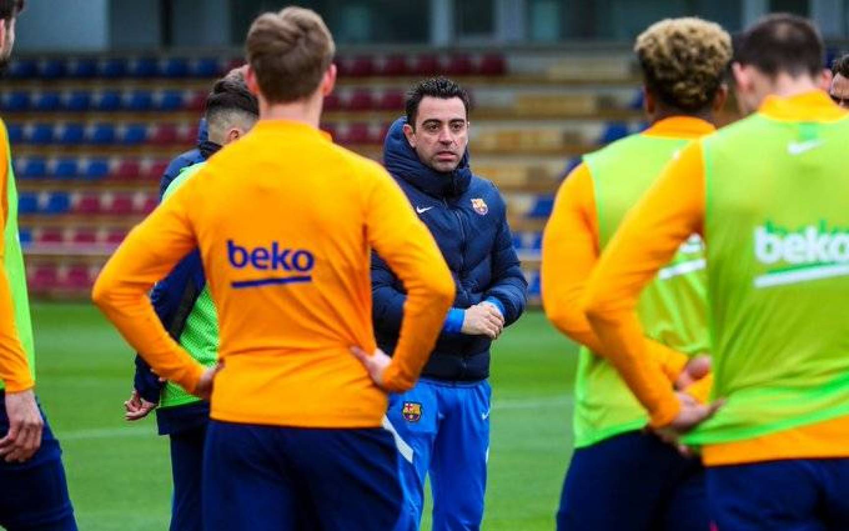 تشافي هيرنانديز يعلن قائمة برشلونة لمواجهة ريال سوسيداد في الجولة 33 من الدوري الإسباني الممتاز لكرة القدم 