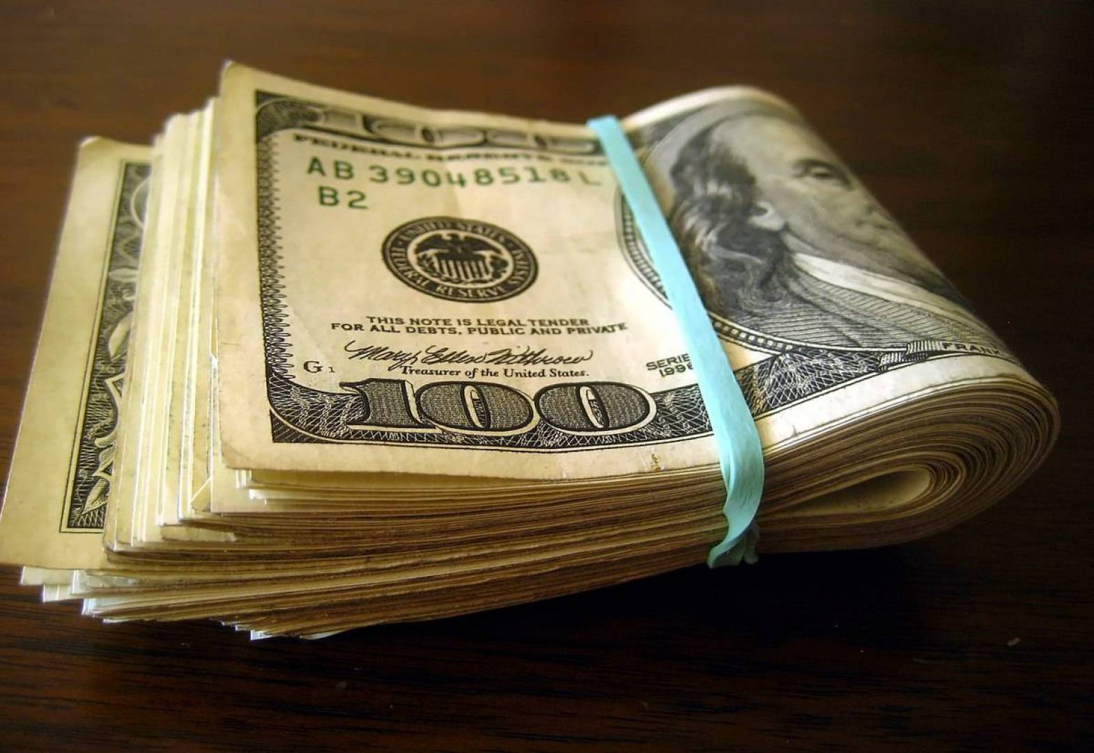 تراجع سعر الدولار في السودان .. وفق بيانات تداول سعر الدولار