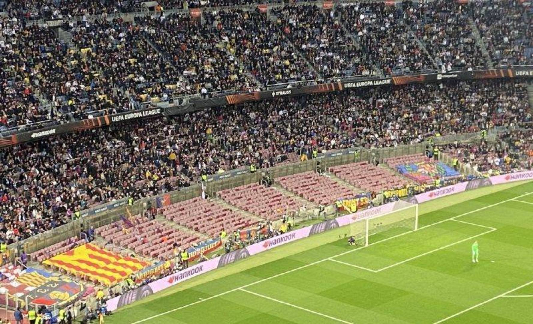 تعرف على تفاصيل الفضيحة الجماهيرية في ليلة سقوط برشلونة .. فيديو