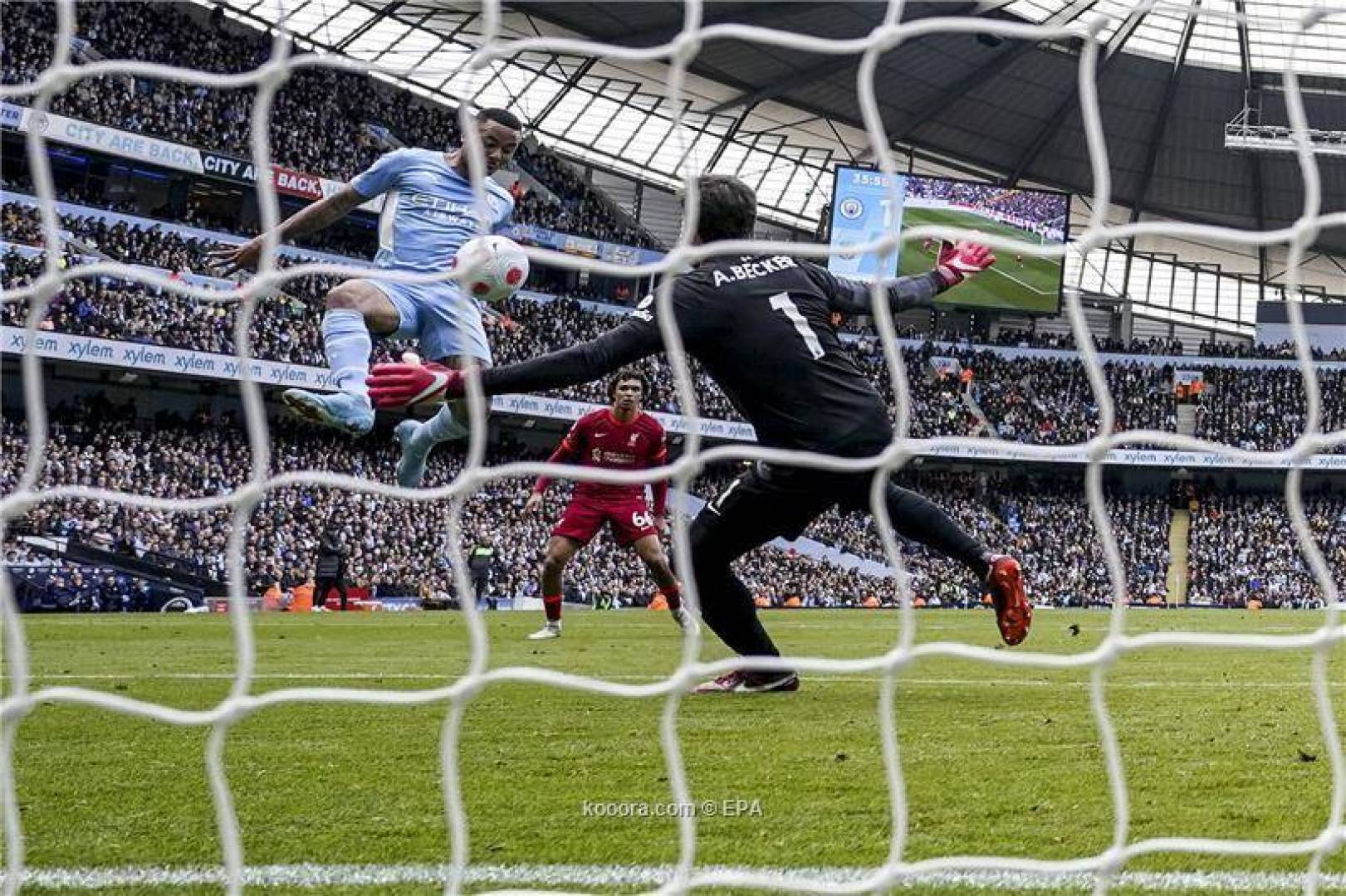 مانشستر سيتي في الصدارة وليفربول بالمطاردة بعد ختام منافسات الجولة 32 من الدوري الإنجليزي الممتاز لكرة القدم 
