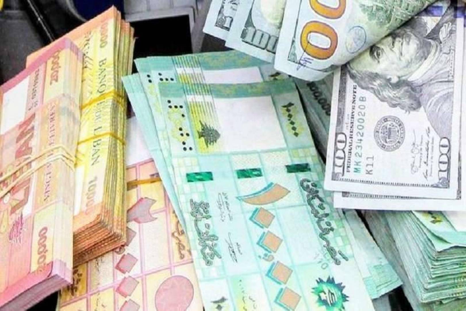 انخفاض سعر الدولار في لبنان .. مقابل تحسن سعر الليرة اللبنانية