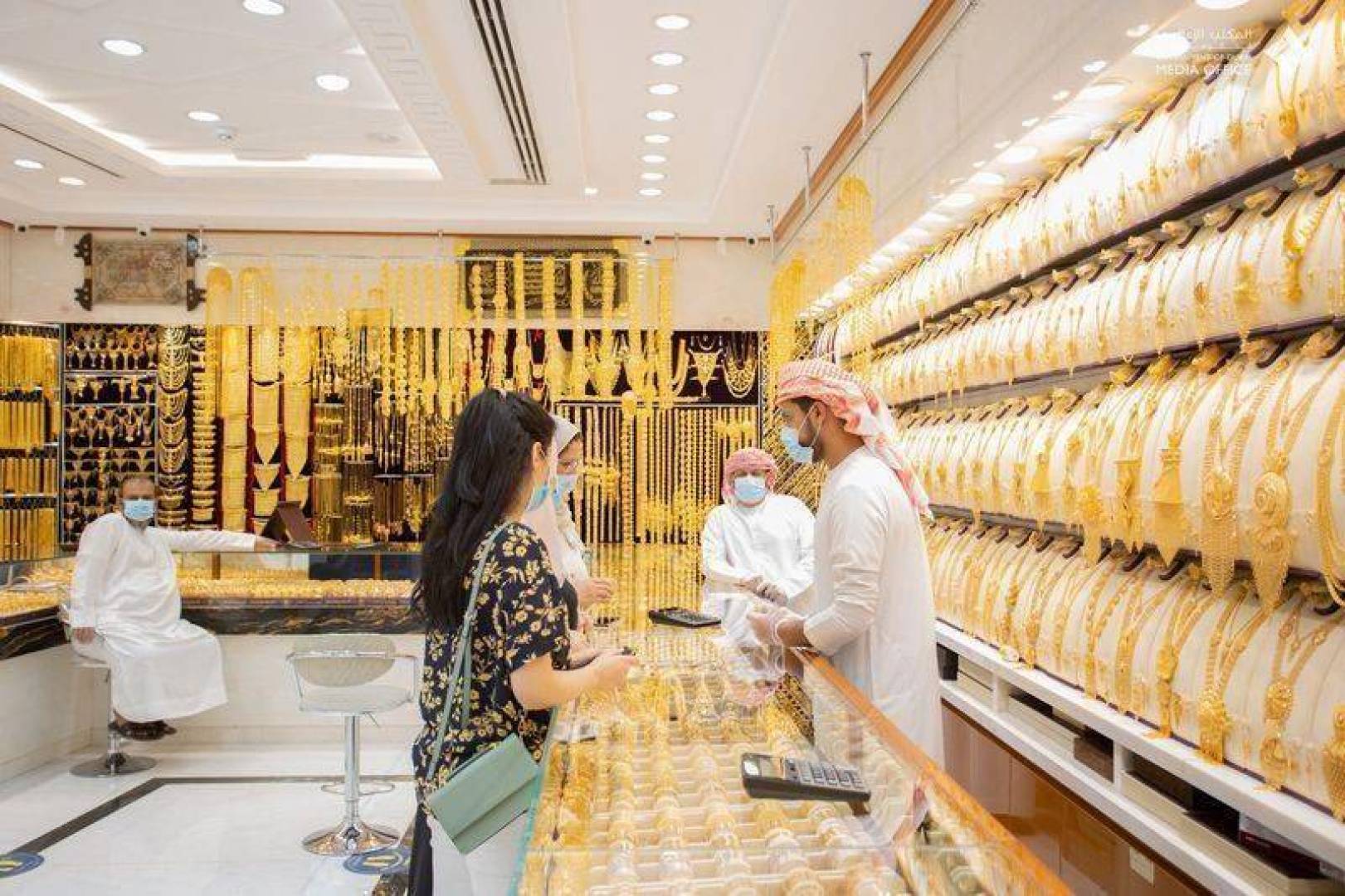 سعر الذهب في الإمارات .. وفق نشرة اسعار الذهب في الامارات