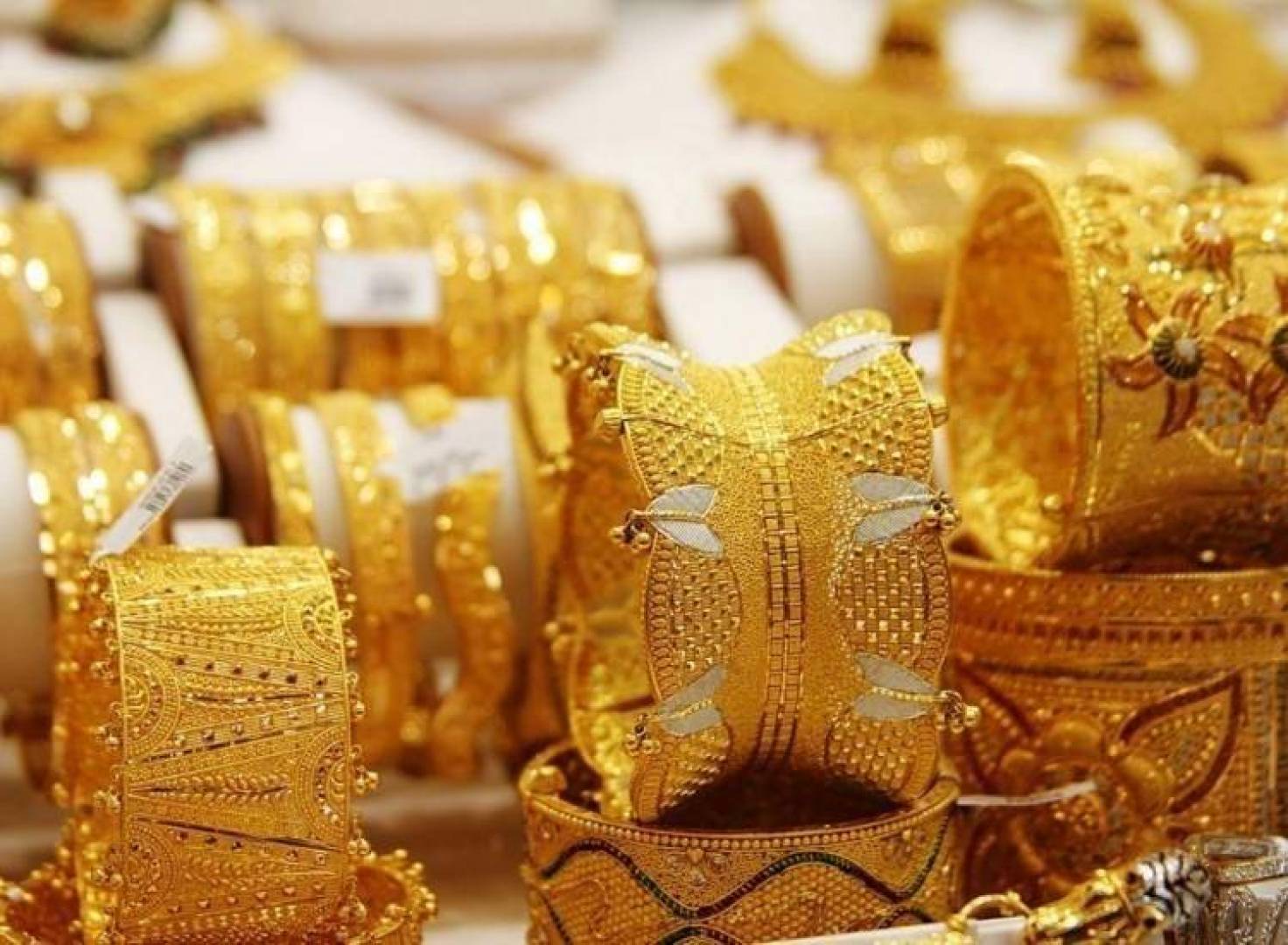 سعر الذهب في الإمارات .. أسعار الذهب مقابل الدولار