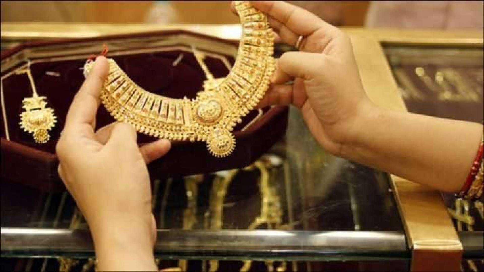 سعر الذهب في الكويت .. بالدولار والدينار الكويتي