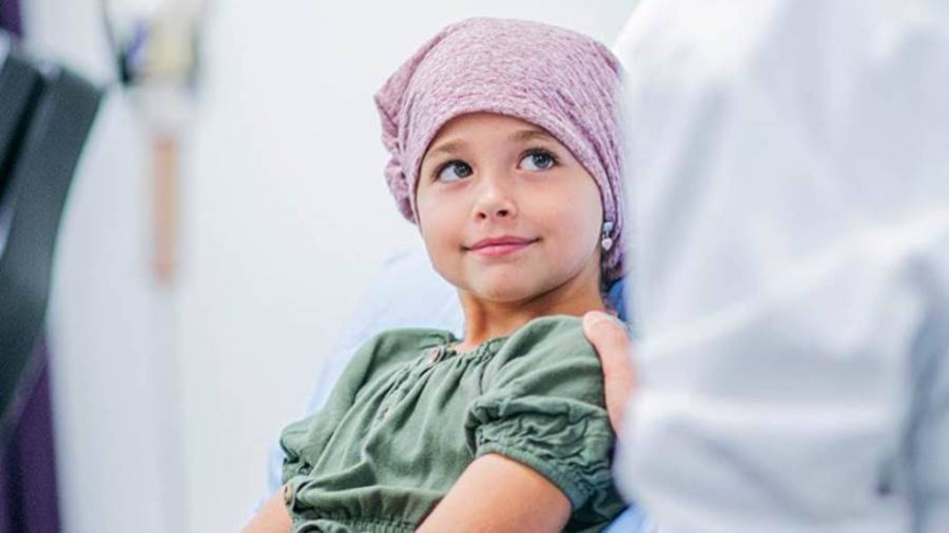 Ребенок рак родители. Дети с онкологическими заболеваниями. Онкологически больные дети Узбекистан. 15 Февраля день детей с онкологией. Детская онкология на голове.
