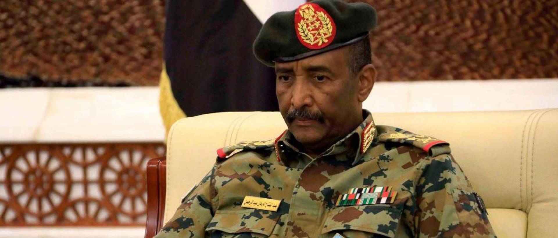 خلاف الأطراف المدنية في السودان يقابل بانكفاء البرهان