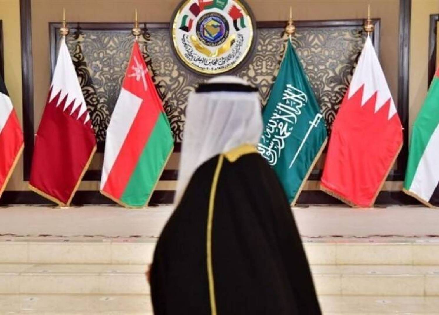 مصدر دبلوماسي عربي: التوترات السياسية في لبنان تبعث على عدم الاطمئنان