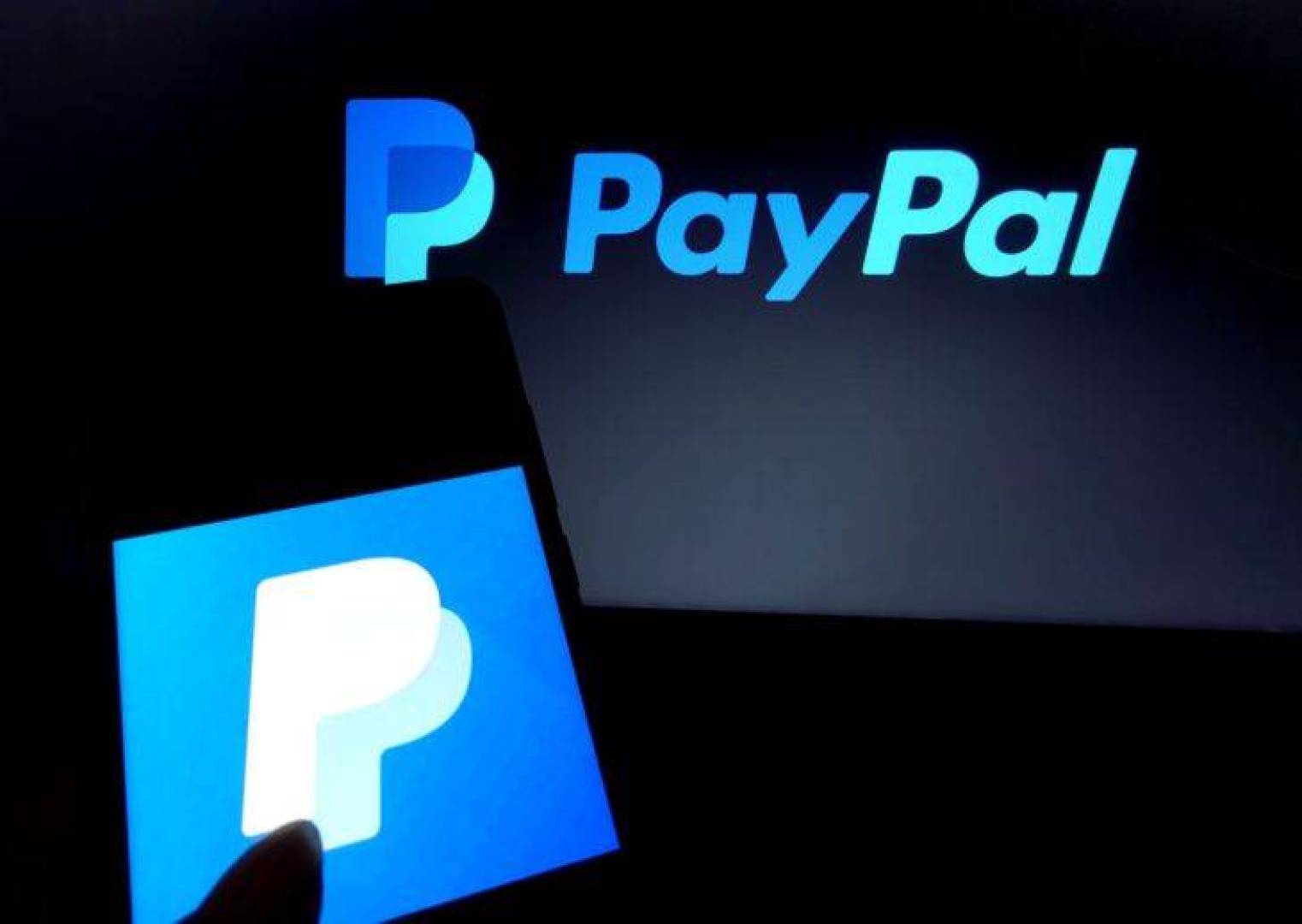 شركة باي بال للمدفوعات تعلن عن إطلاق عملتها المستقرة PYUSD