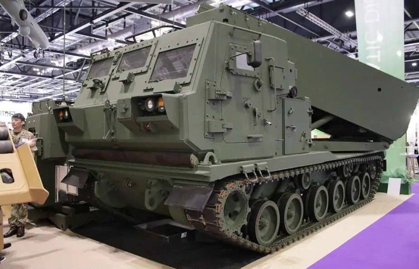 بريطانيا تبدأ باستلام قاذفات الصواريخ المتعددة الموجهة M270A2 الجديدة