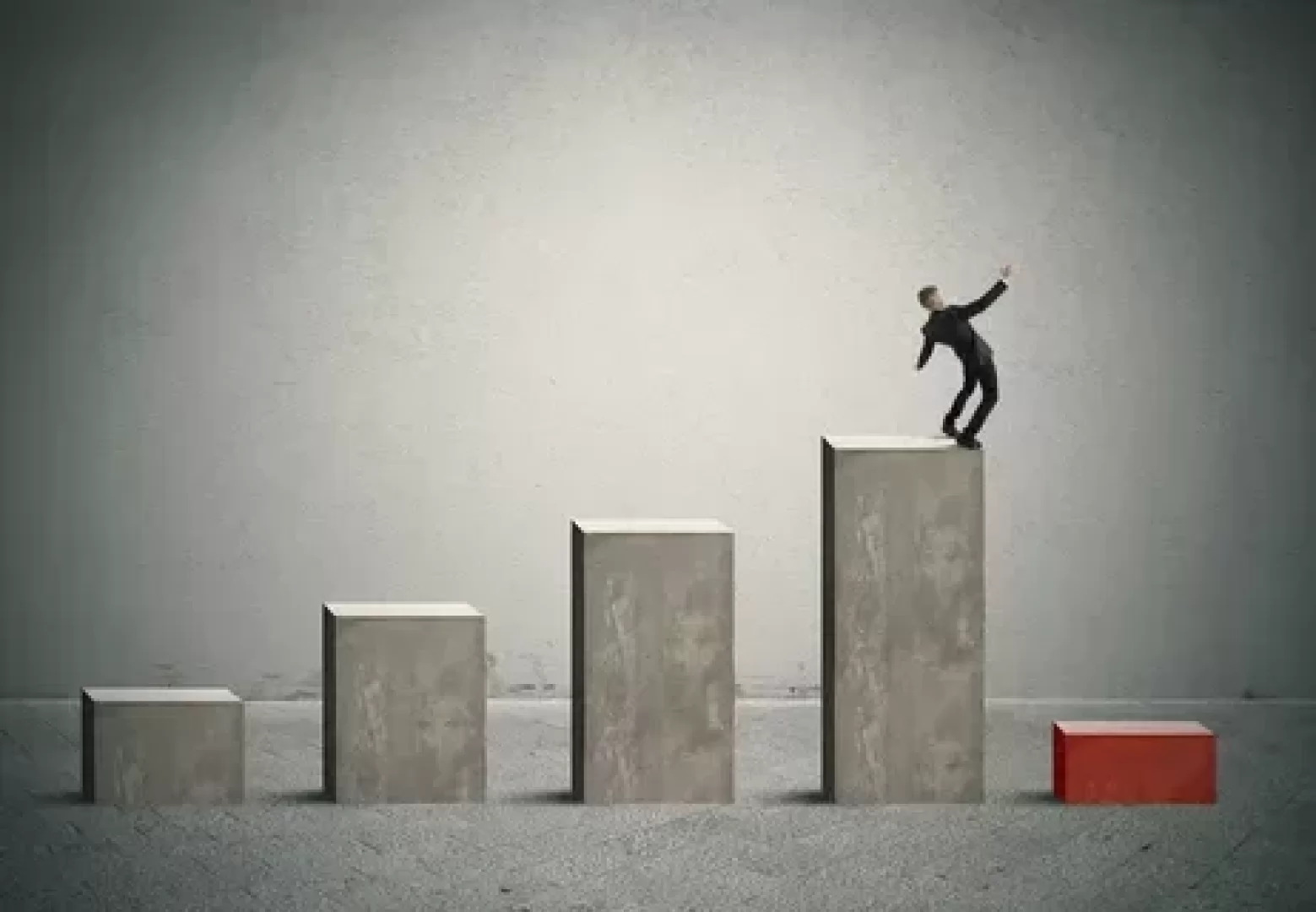 هل يواصل سعر عملة الإيثيريوم (ETH) انخفاضه؟