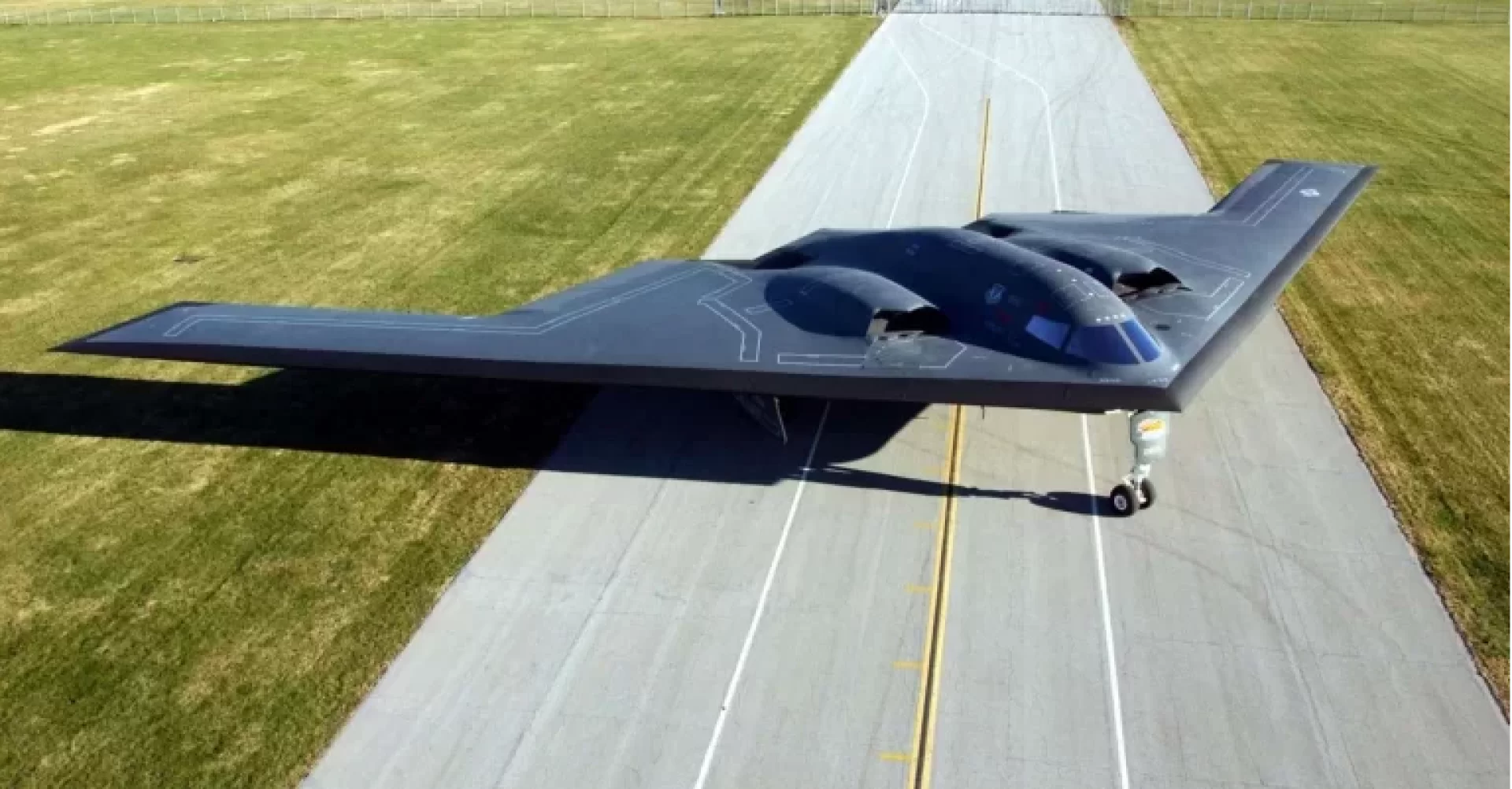 قاذفة B-2 