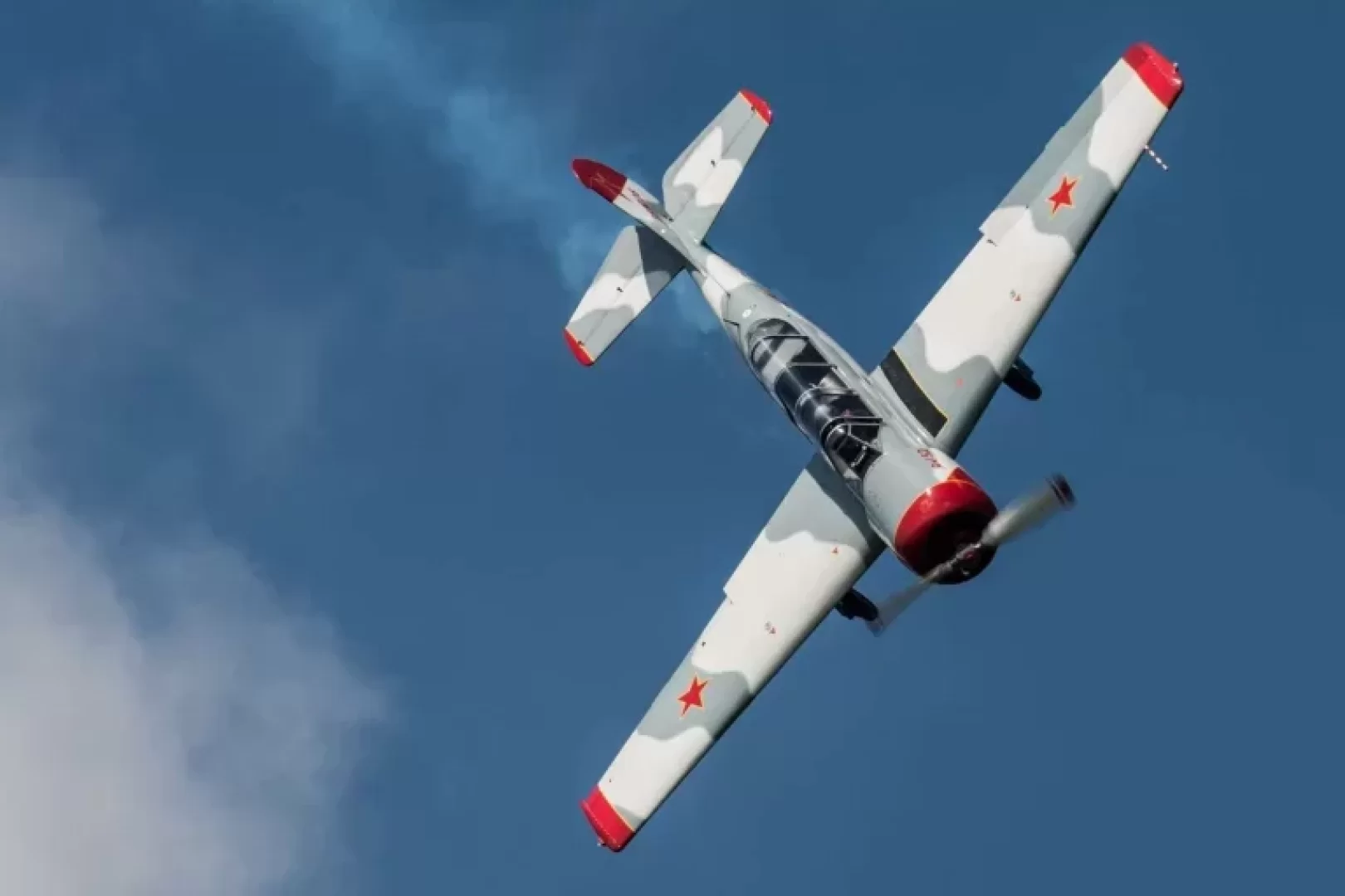 طائرة التدريب الروسية Yak-52 