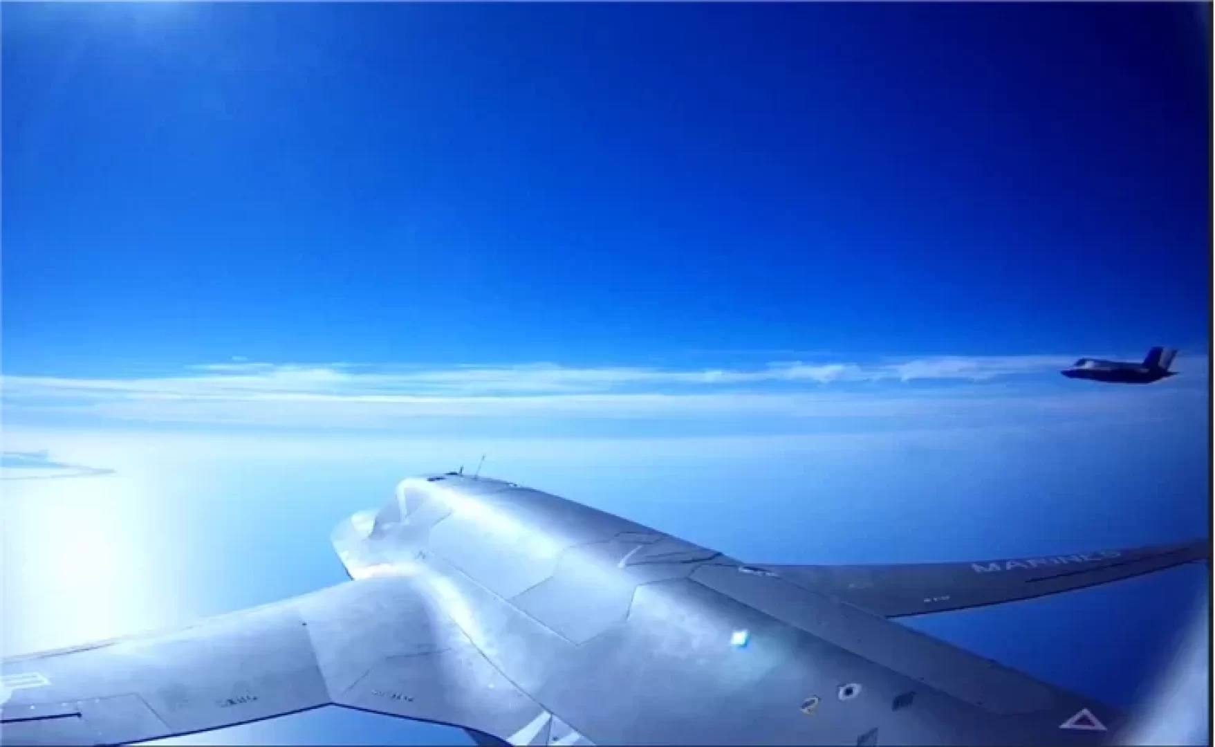 الطائرة XQ-58A فالكييري الأمريكية بدون طيار
