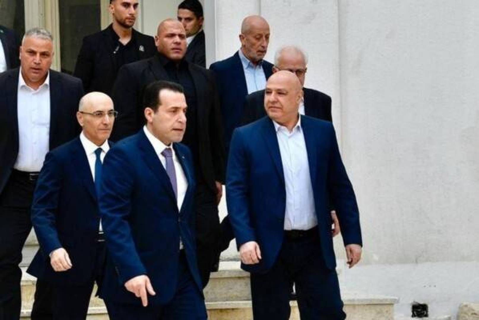 الرئيس اللبناني يشارك في الانتخابات البلدية في الجنوب ويدلي بصوته للمرة الأولى